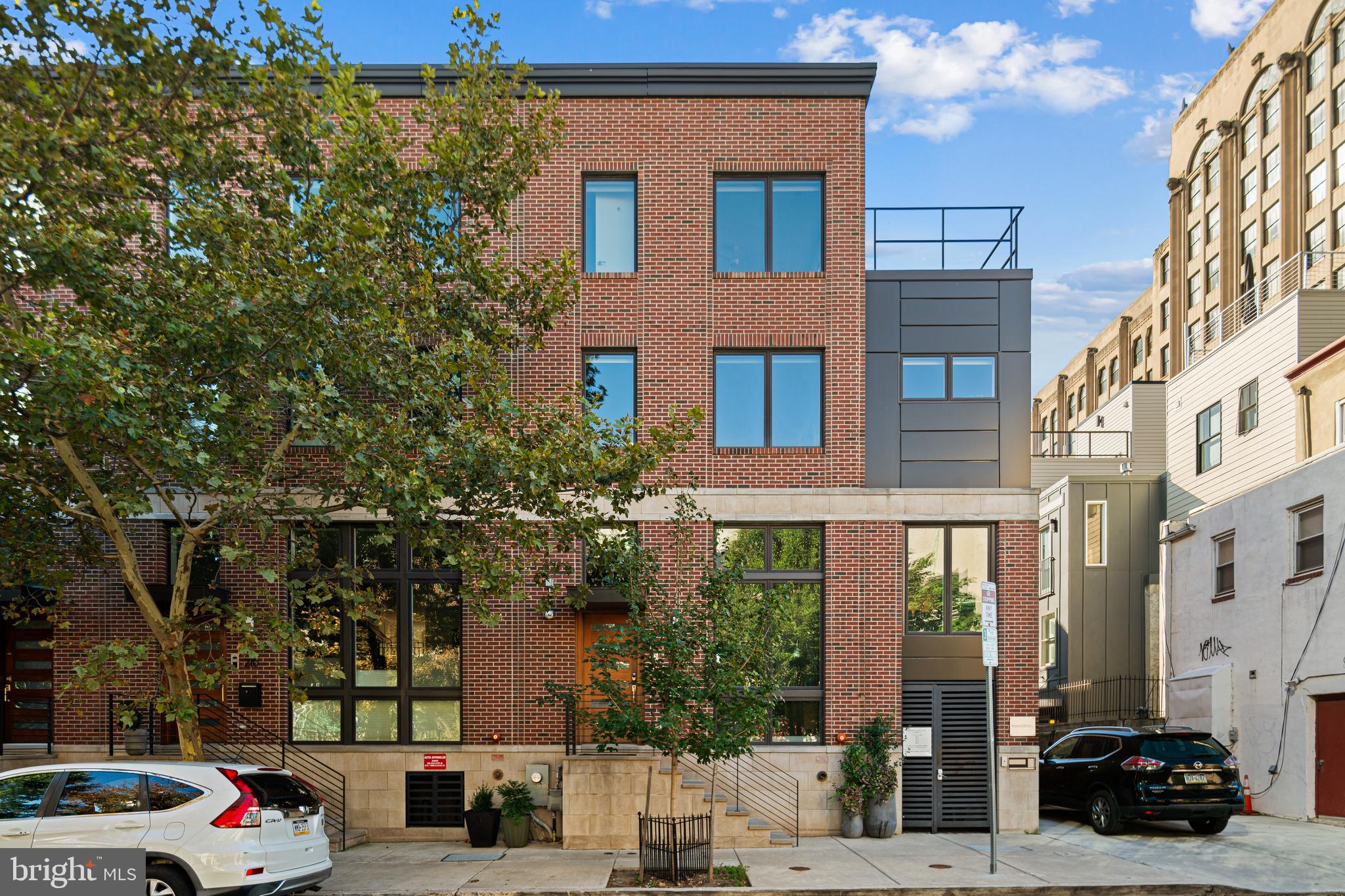 LOGAN SQUARE - Residential