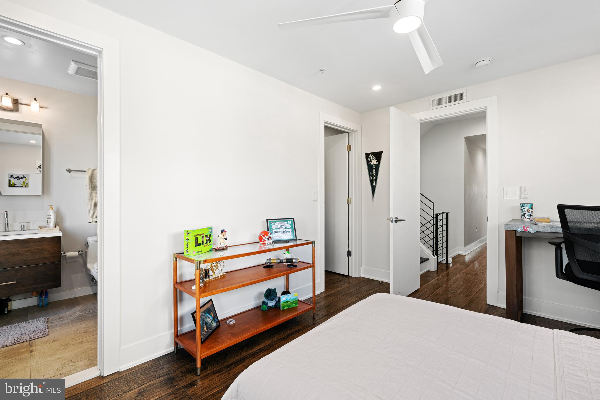 LOGAN SQUARE - Residential