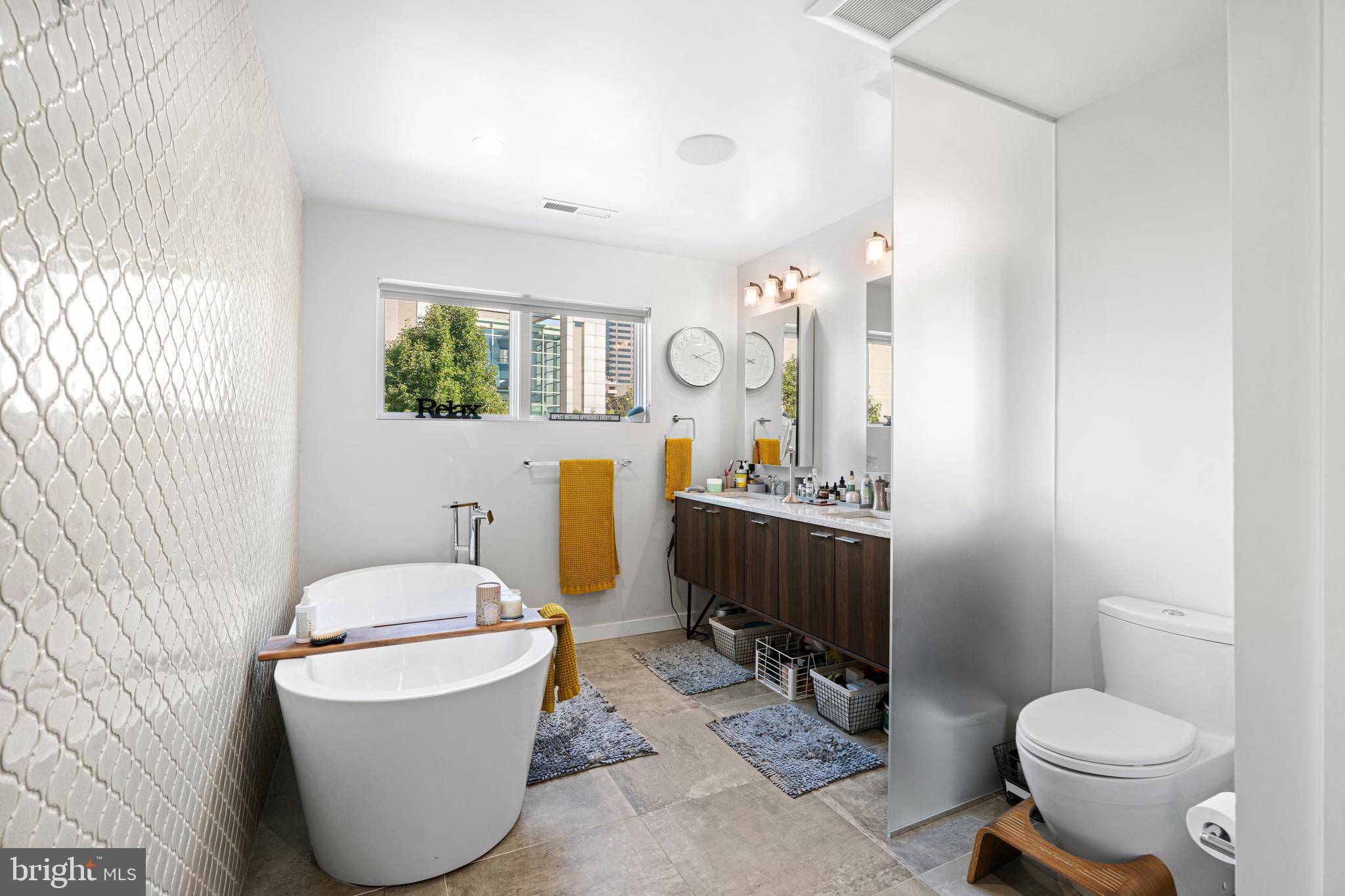 LOGAN SQUARE - Residential