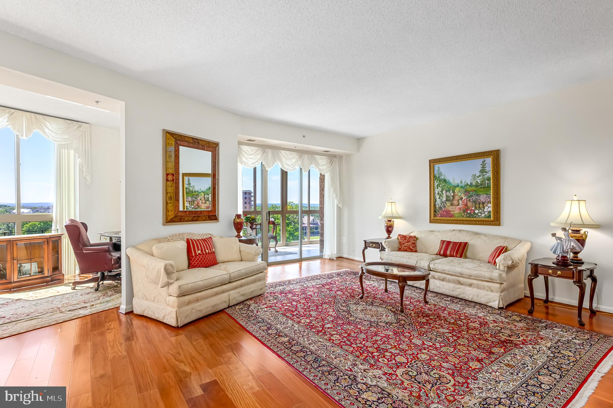 LANSDOWNE WOODS - Residential
