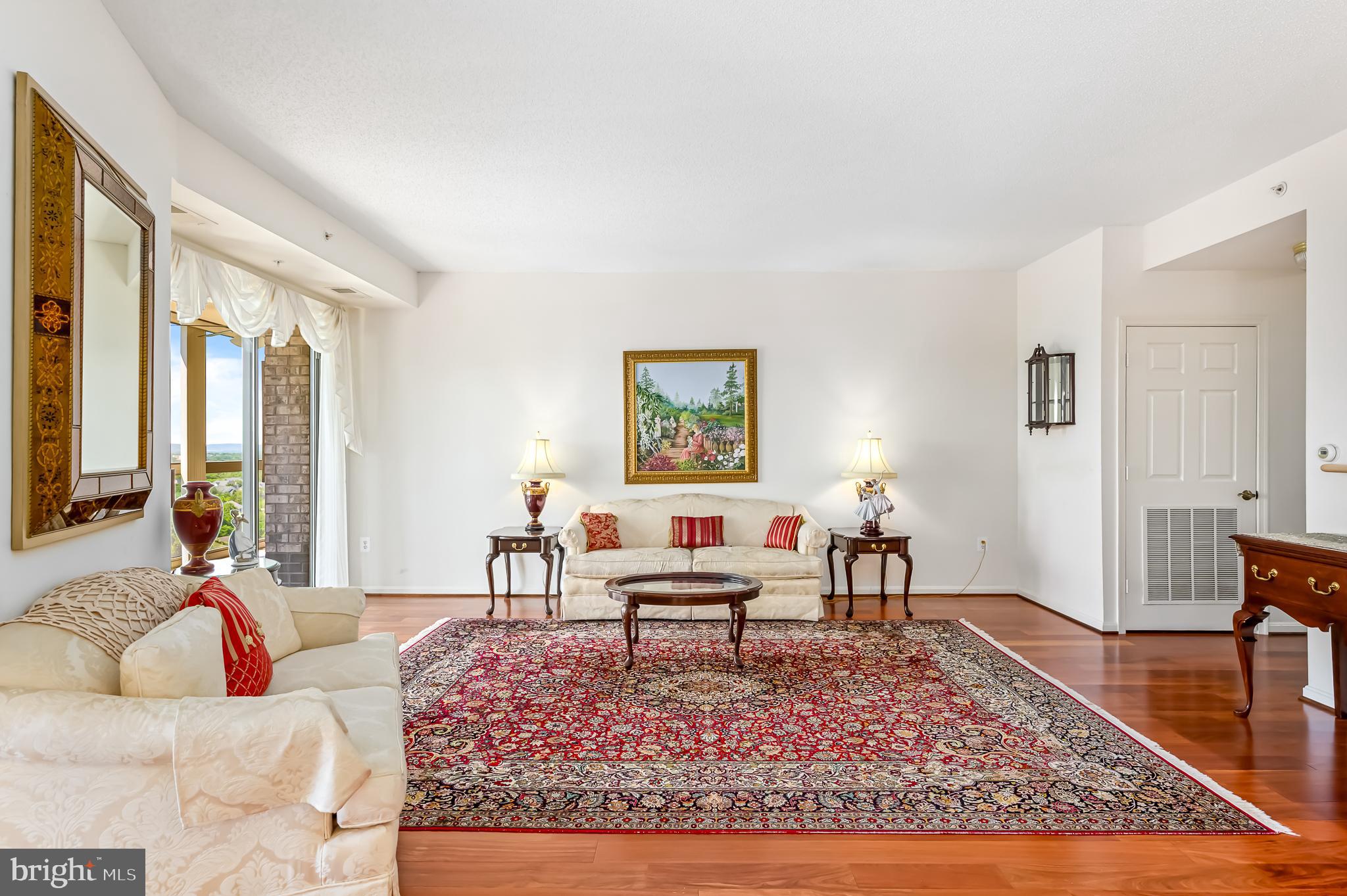 LANSDOWNE WOODS - Residential