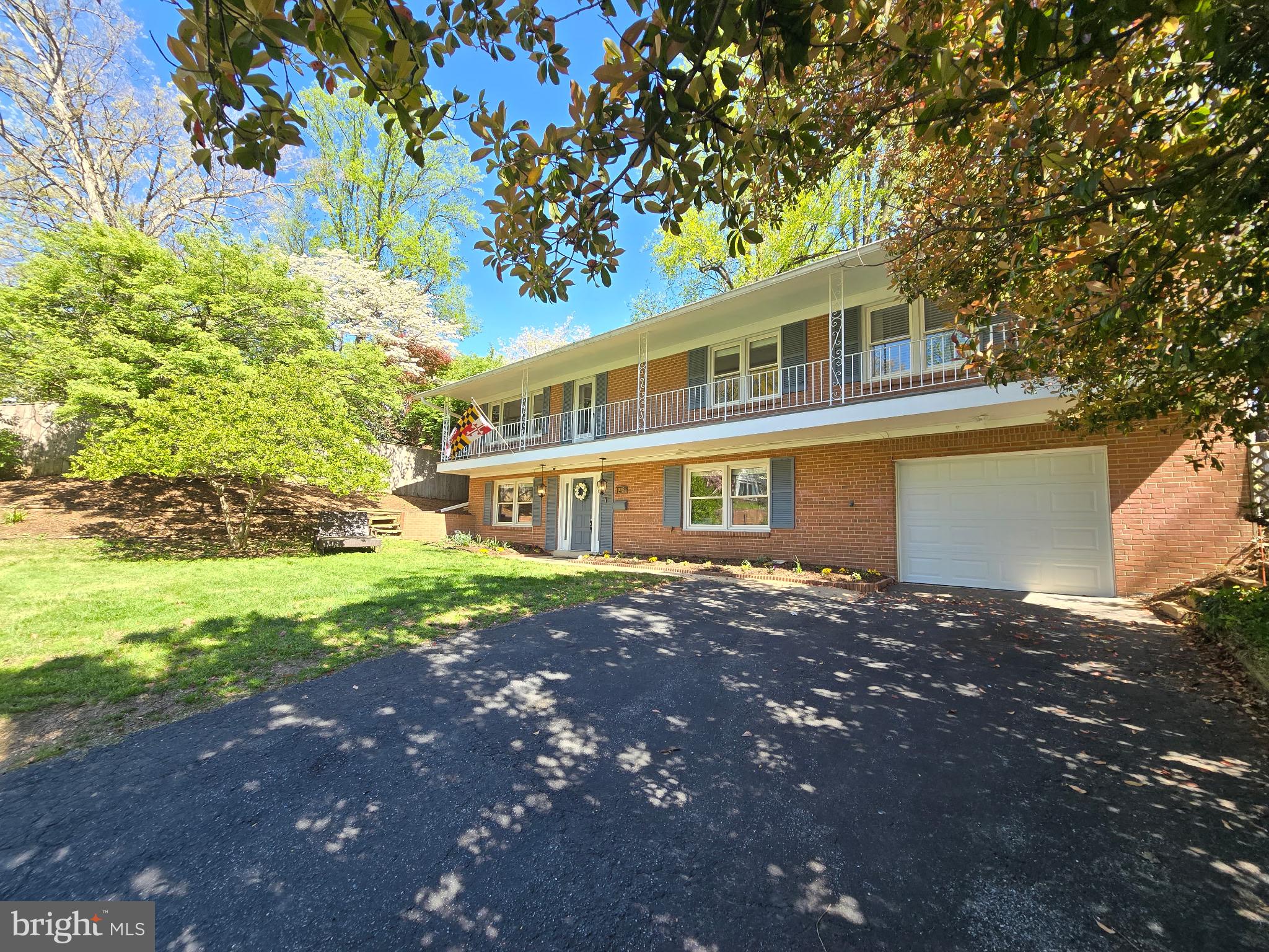 WOODSIDE PARK - Residential