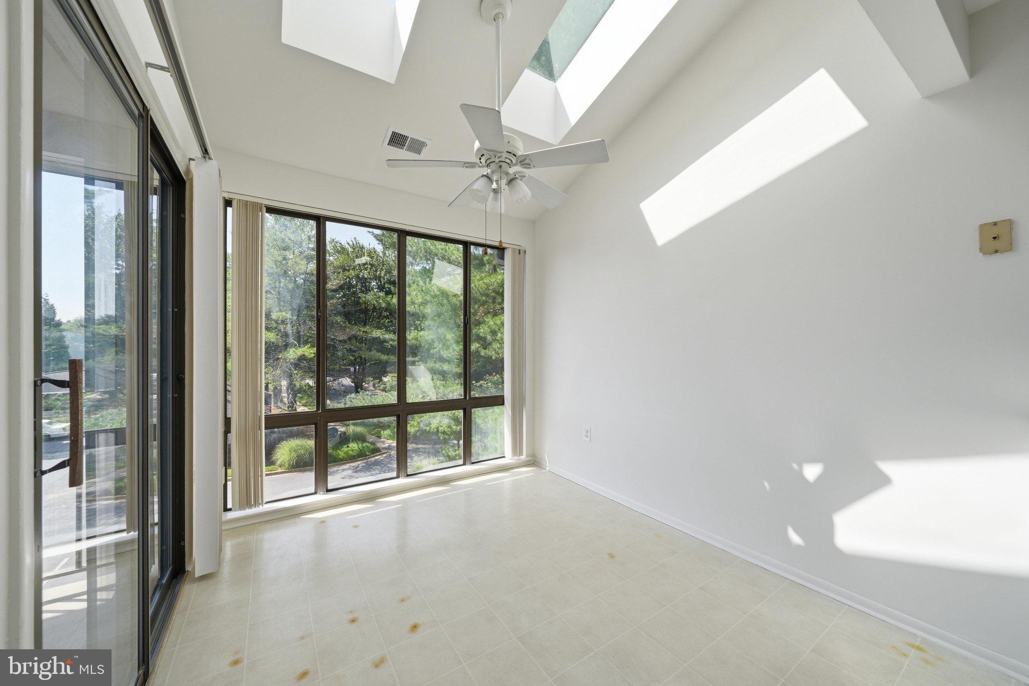MALLARD COVE CONDOMINIUMS - Residential