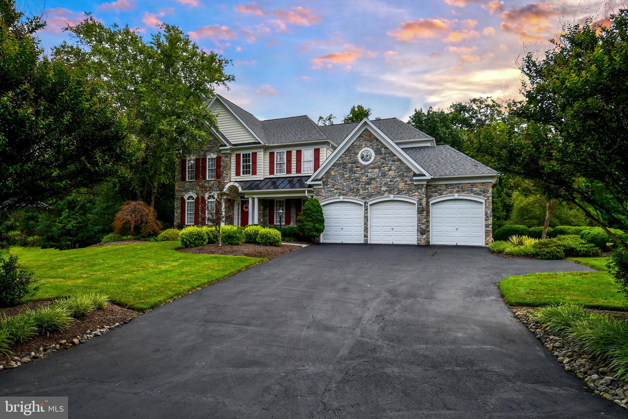 Welcome home to this Beautiful Sorensen Home with 3 finished levels, 5 bedrooms, 4.5 bathrooms,  Located in Piedmont boasts with plenty of room inside and out! Over 5000 sq. feet of living space with a 3 car garage and located on a quiet pipe-stem, backing to trees just under 1 acre.  two story Family room, with a soaring 
stone Fireplace, fresh with newer paint, and additional upgrades to include a deck, screened in porch and 
Gourmet Kitchen with granite and a Hobby / Center.  Sun-room off the  fabulous Kitchen with plantation shutters and Custom Blinds. Refinished Hardwood floors. Spacious Deck! Walk out Lower level Recreation Room with Bar, Full bath and Bedroom. Additional upgrades, and feature sheet available.