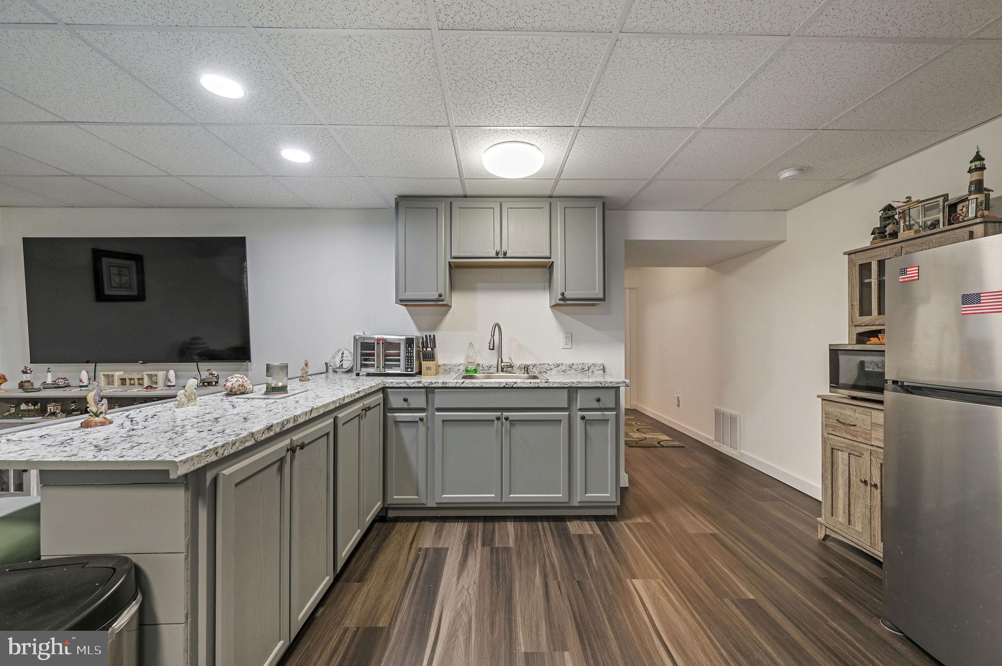 SUMMERCREST - Residential