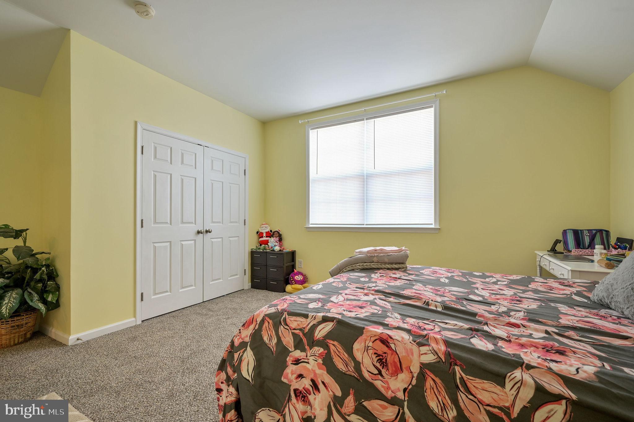 SUMMERCREST - Residential