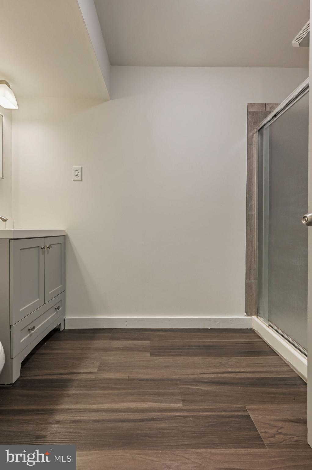 SUMMERCREST - Residential