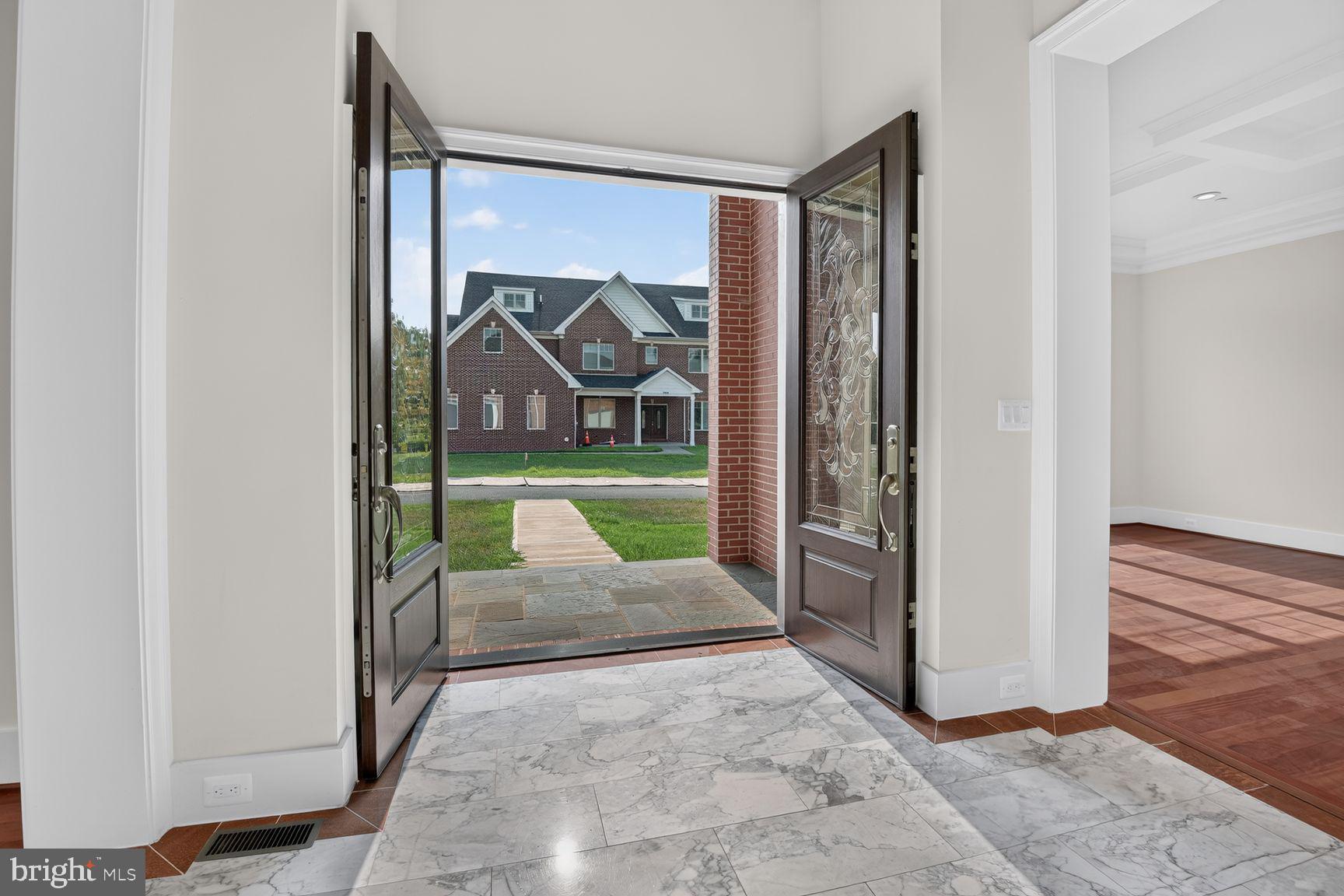 DARNESTOWN OUTSIDE - Residential
