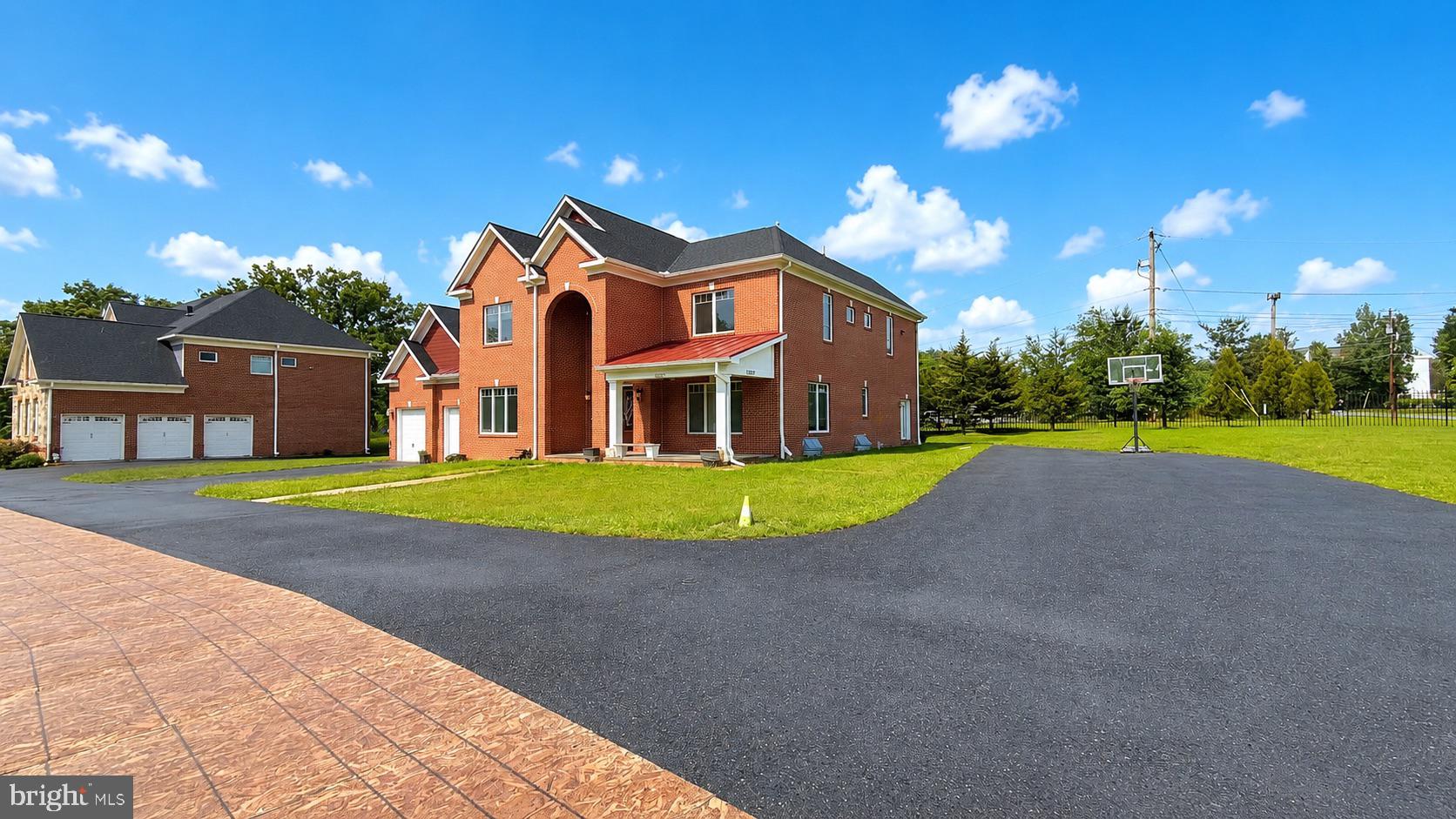 DARNESTOWN OUTSIDE - Residential