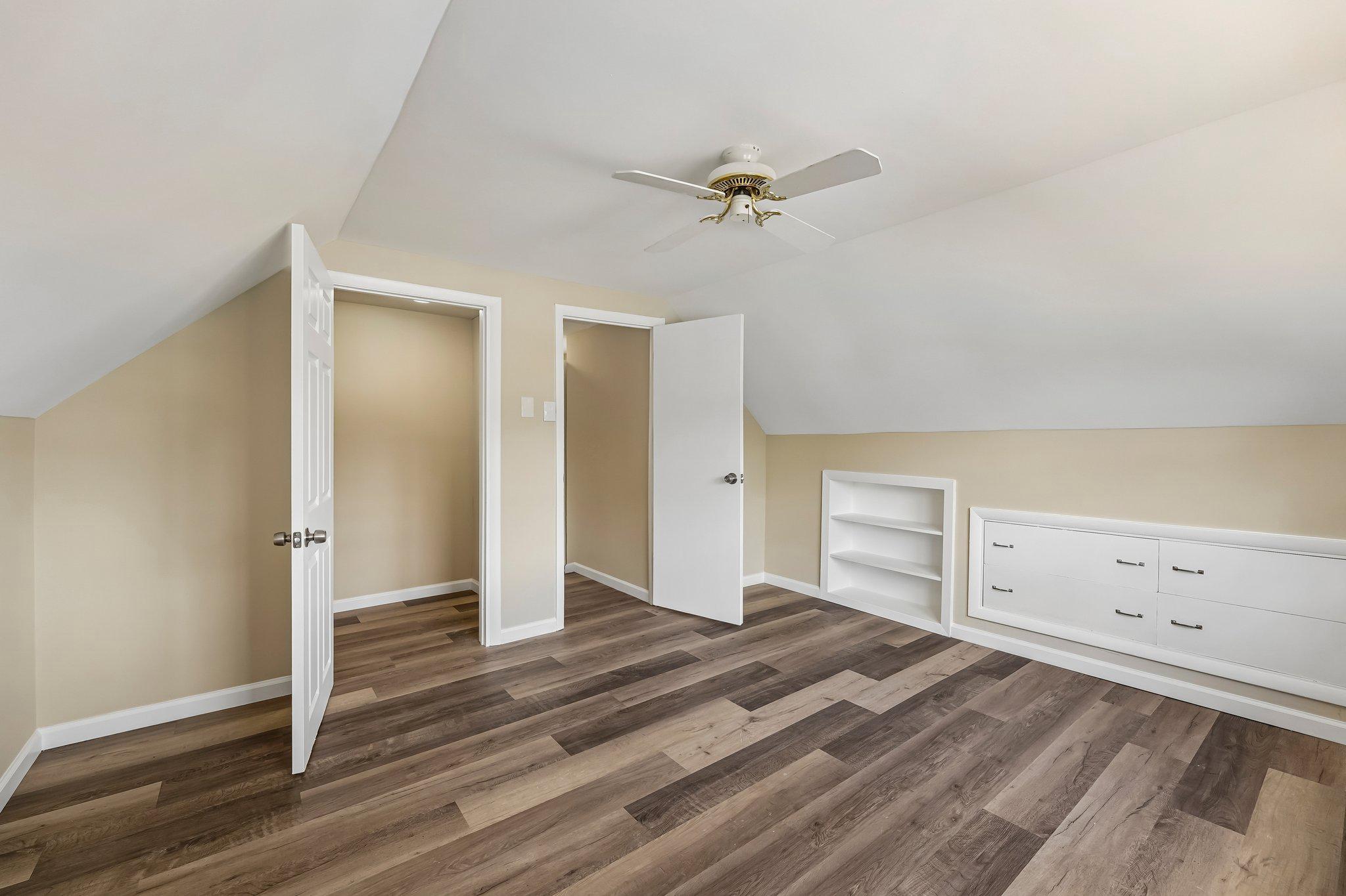 RED CEDAR HILL - Residential