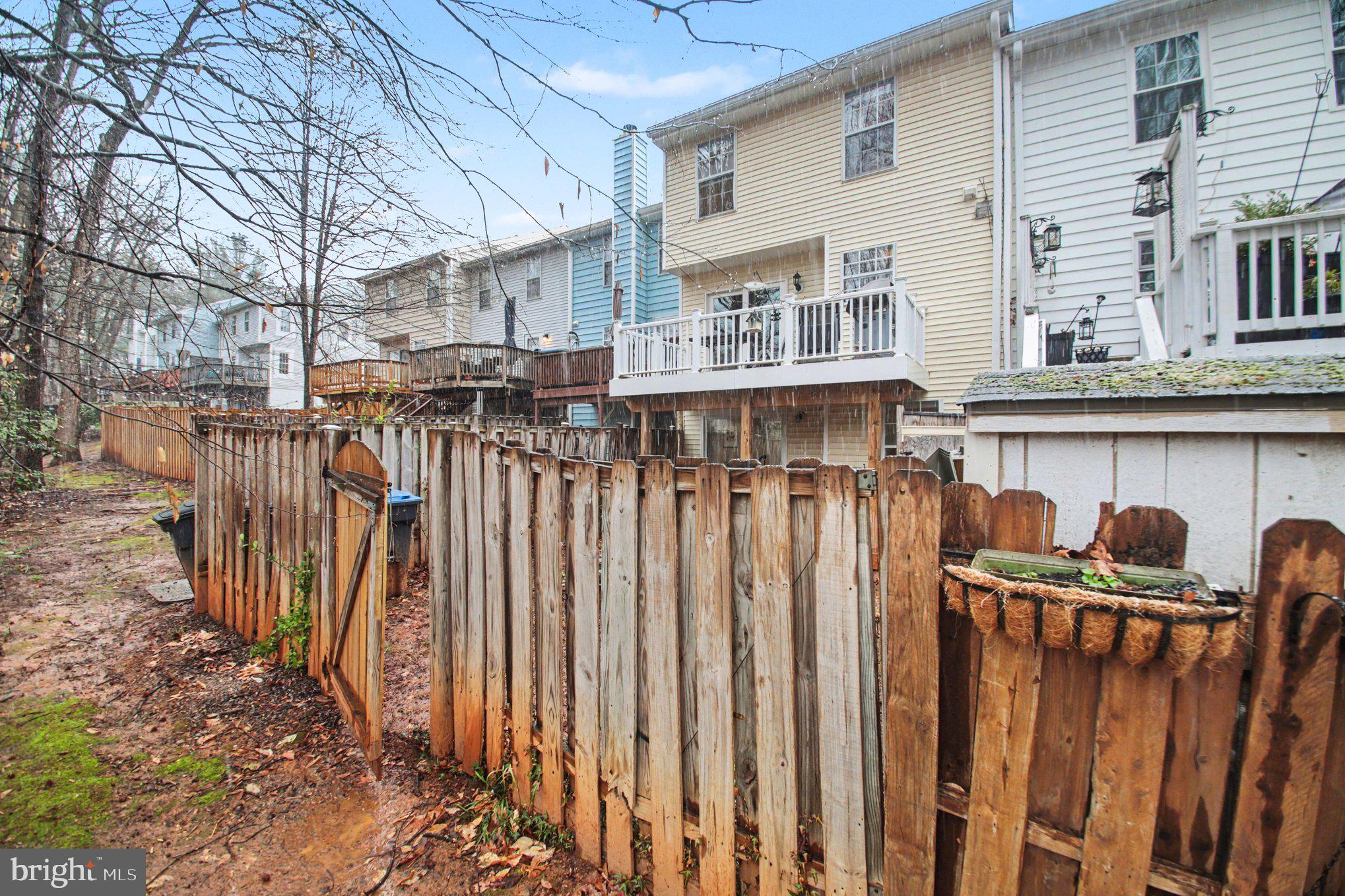 MONTCLAIR WATERS EDGE - Residential
