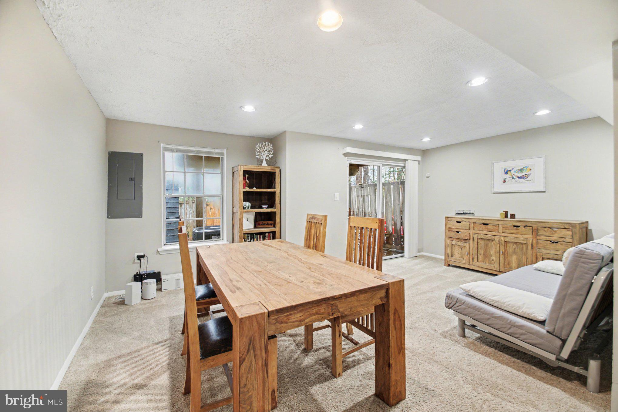 MONTCLAIR WATERS EDGE - Residential
