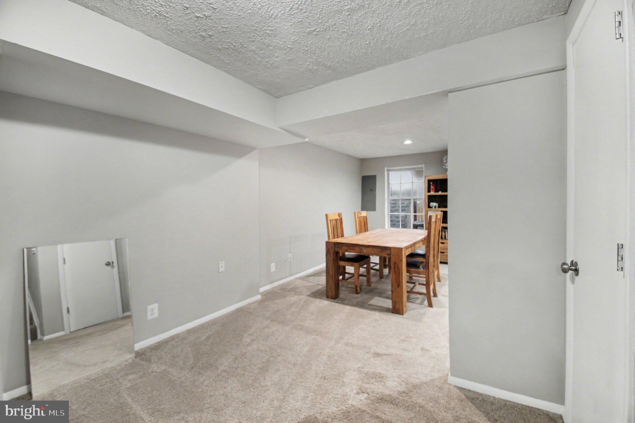 MONTCLAIR WATERS EDGE - Residential