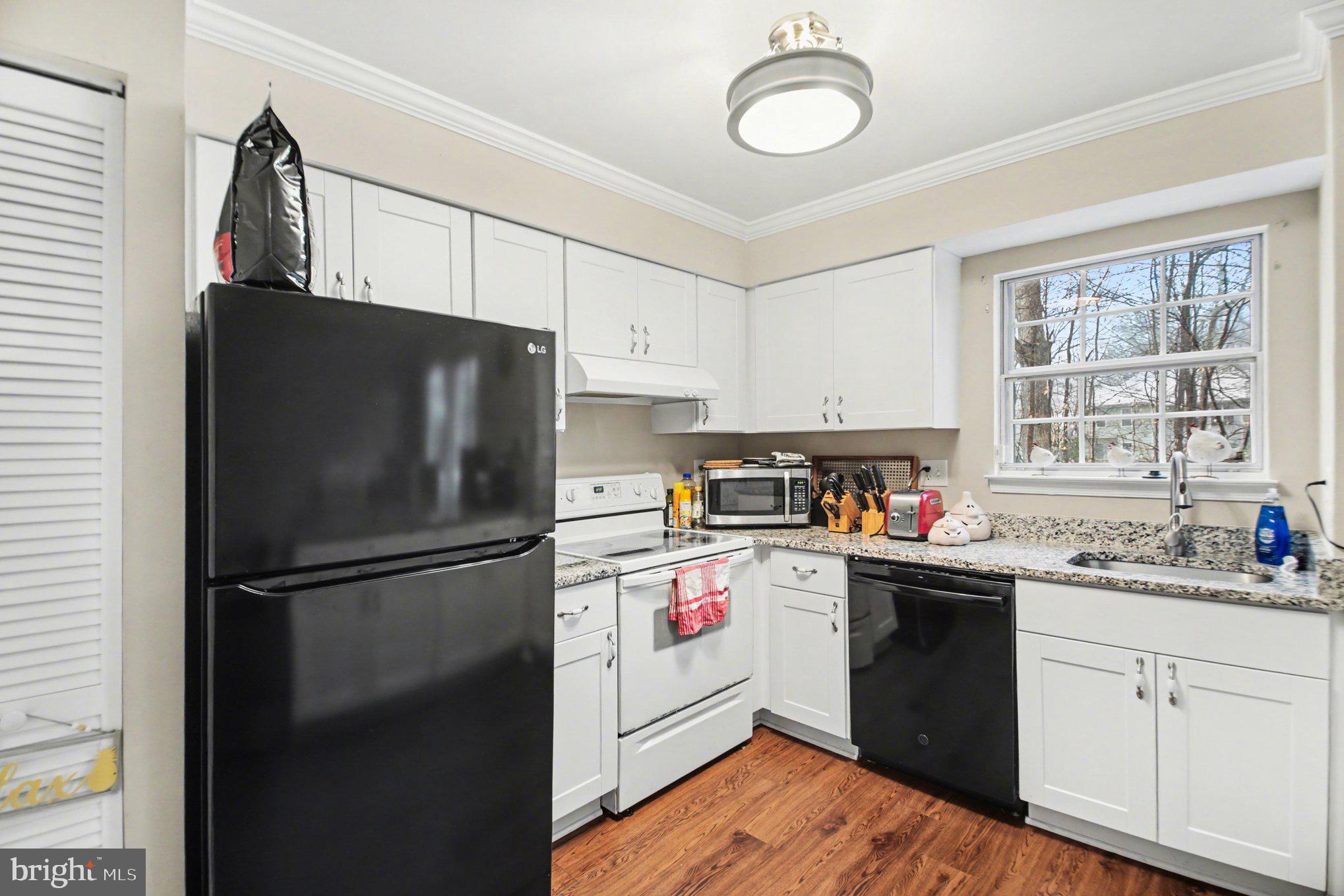 MONTCLAIR WATERS EDGE - Residential