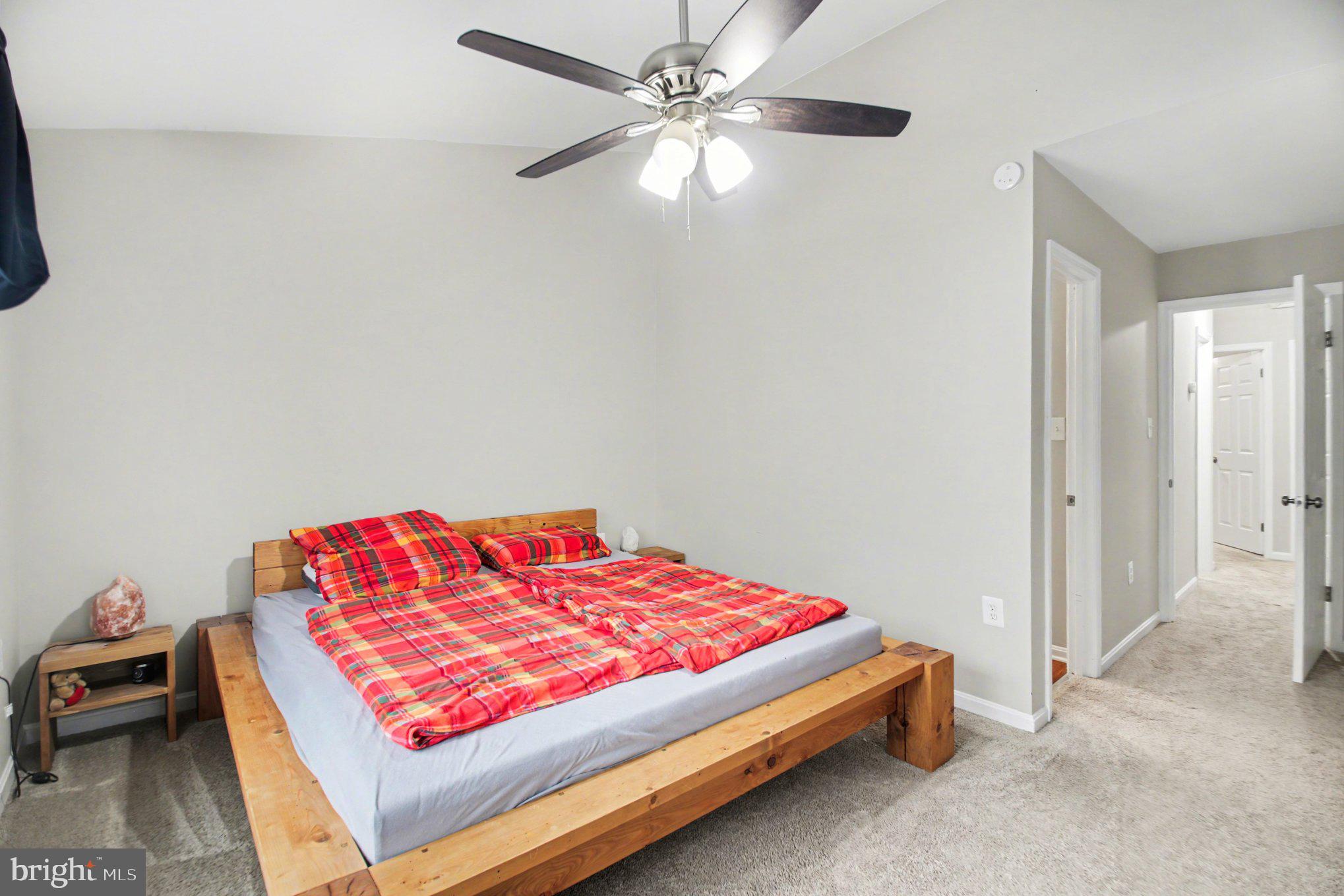 MONTCLAIR WATERS EDGE - Residential