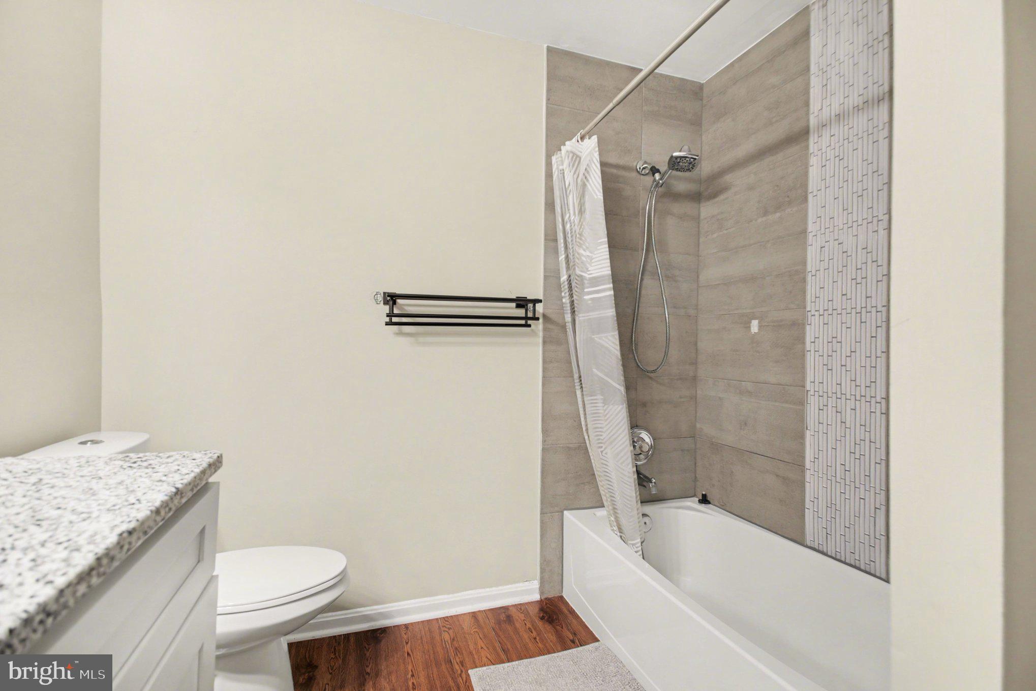 MONTCLAIR WATERS EDGE - Residential
