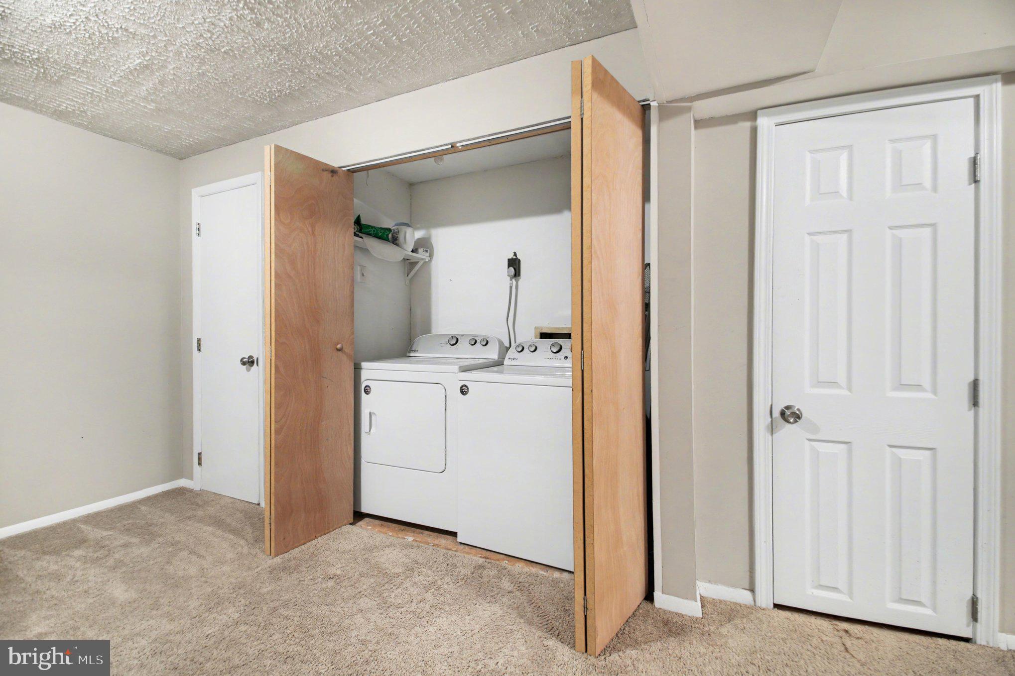 MONTCLAIR WATERS EDGE - Residential
