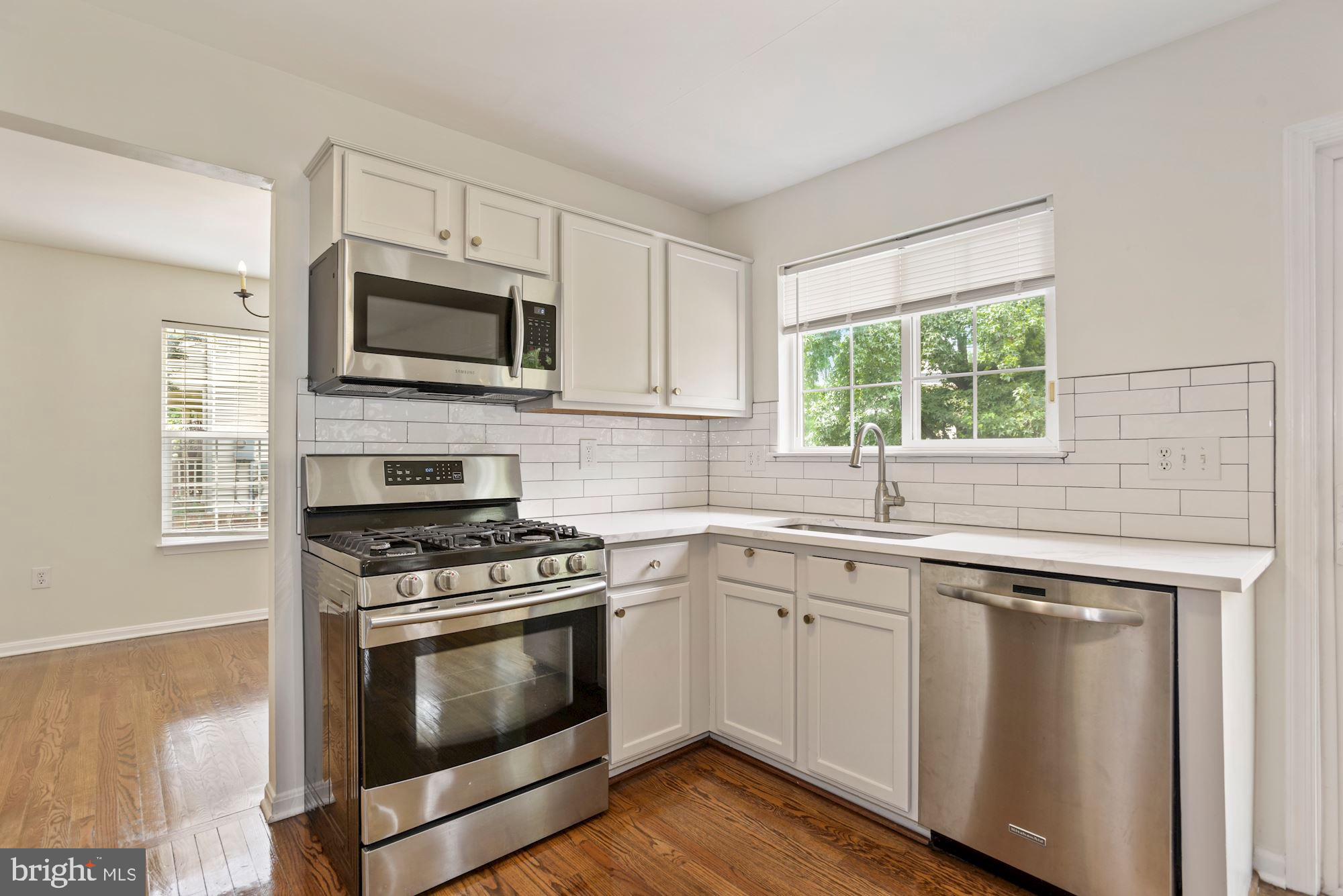 ASHBURN FARM - Residential Lease