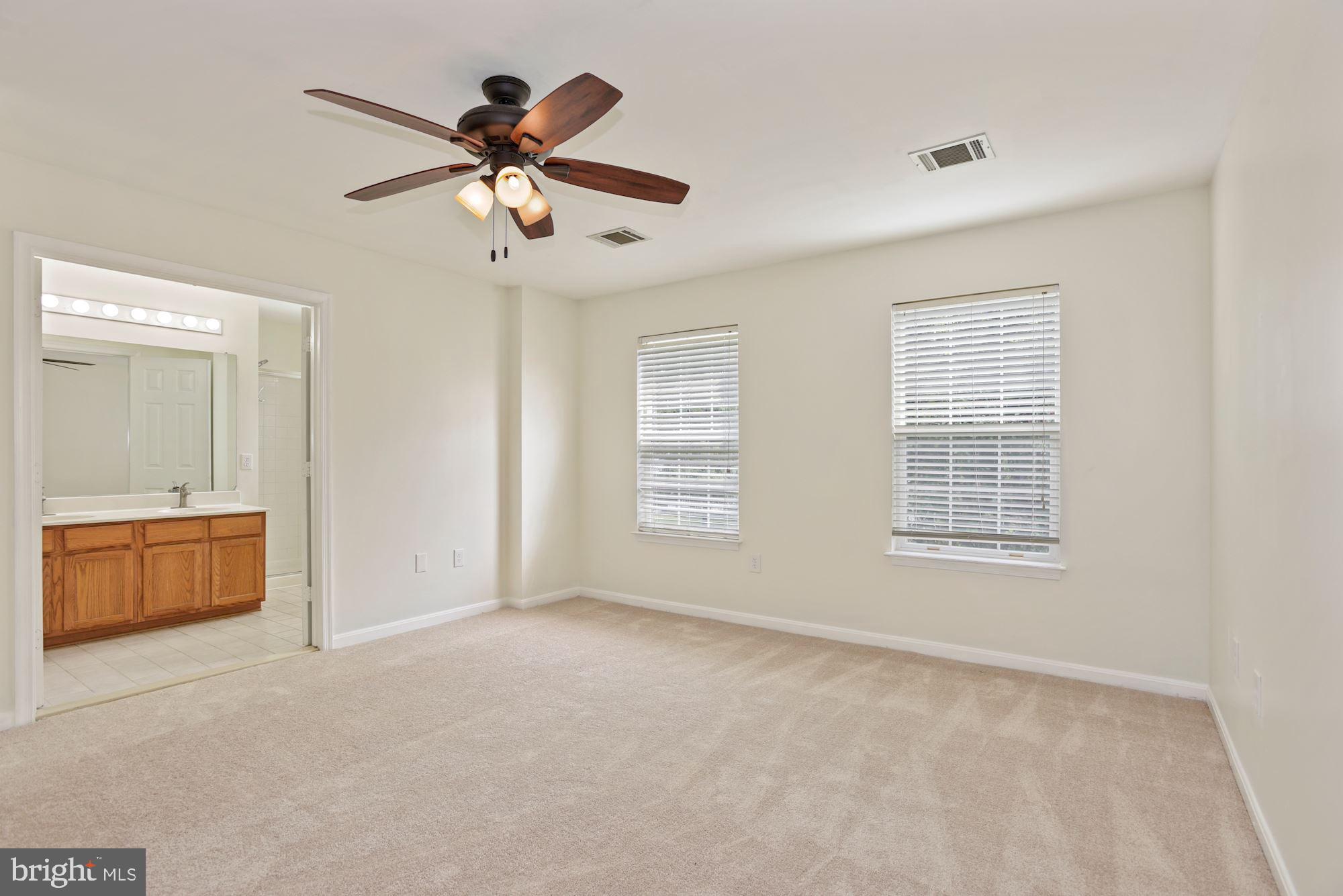 ASHBURN FARM - Residential Lease
