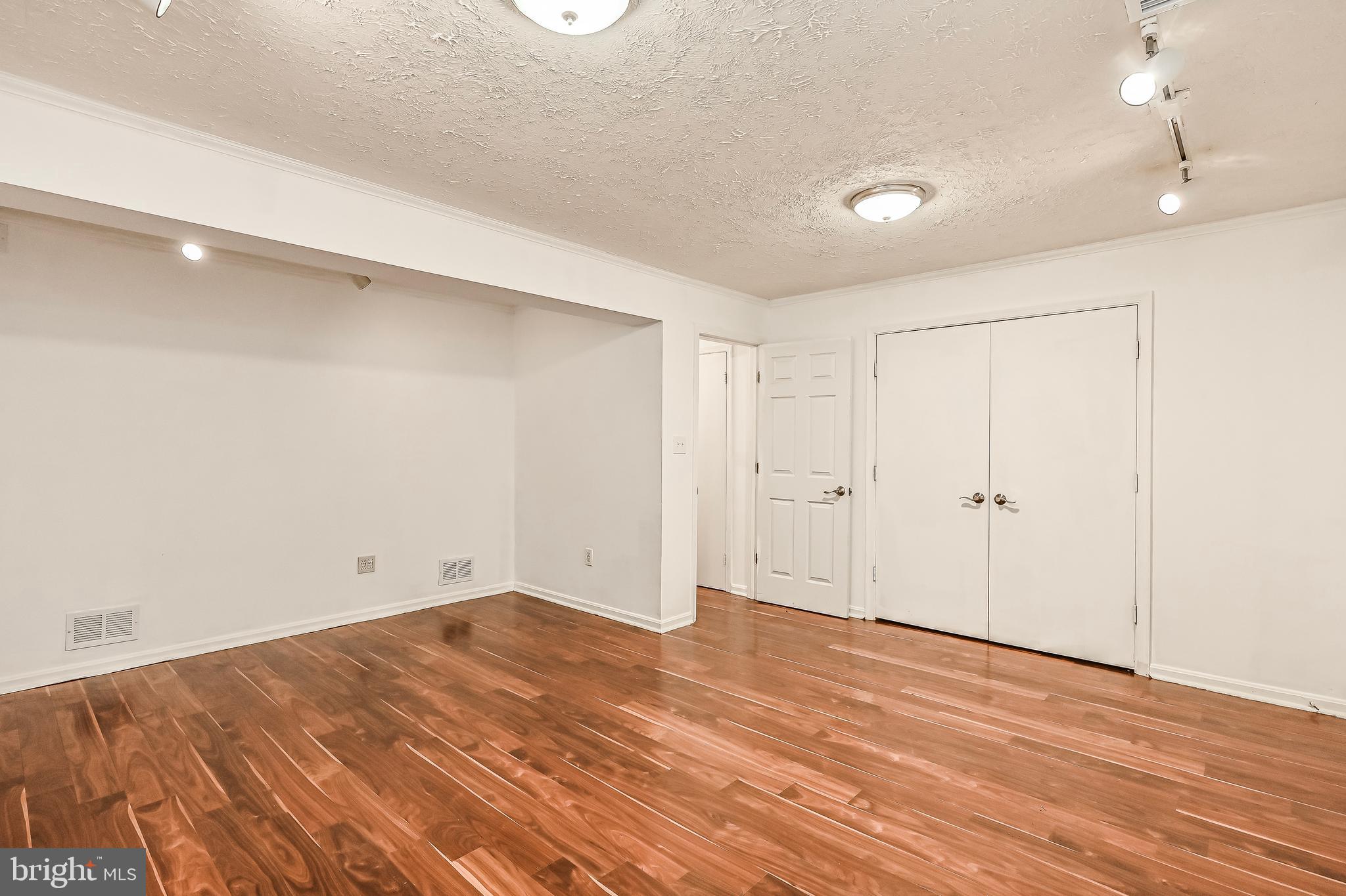 KEENE MILL WOODS - Residential