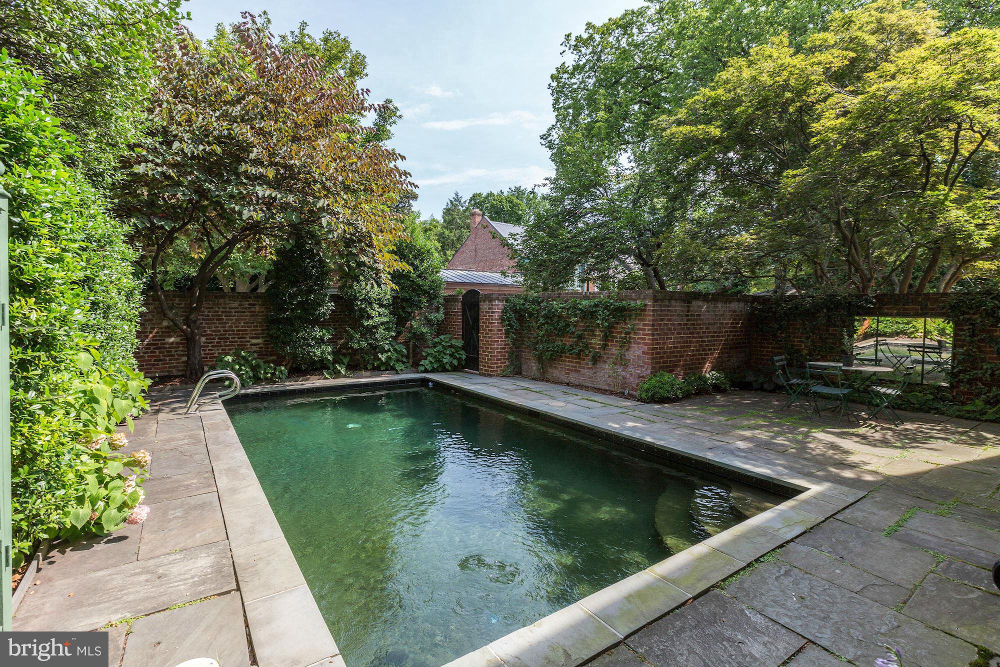 GEORGETOWN - Residential