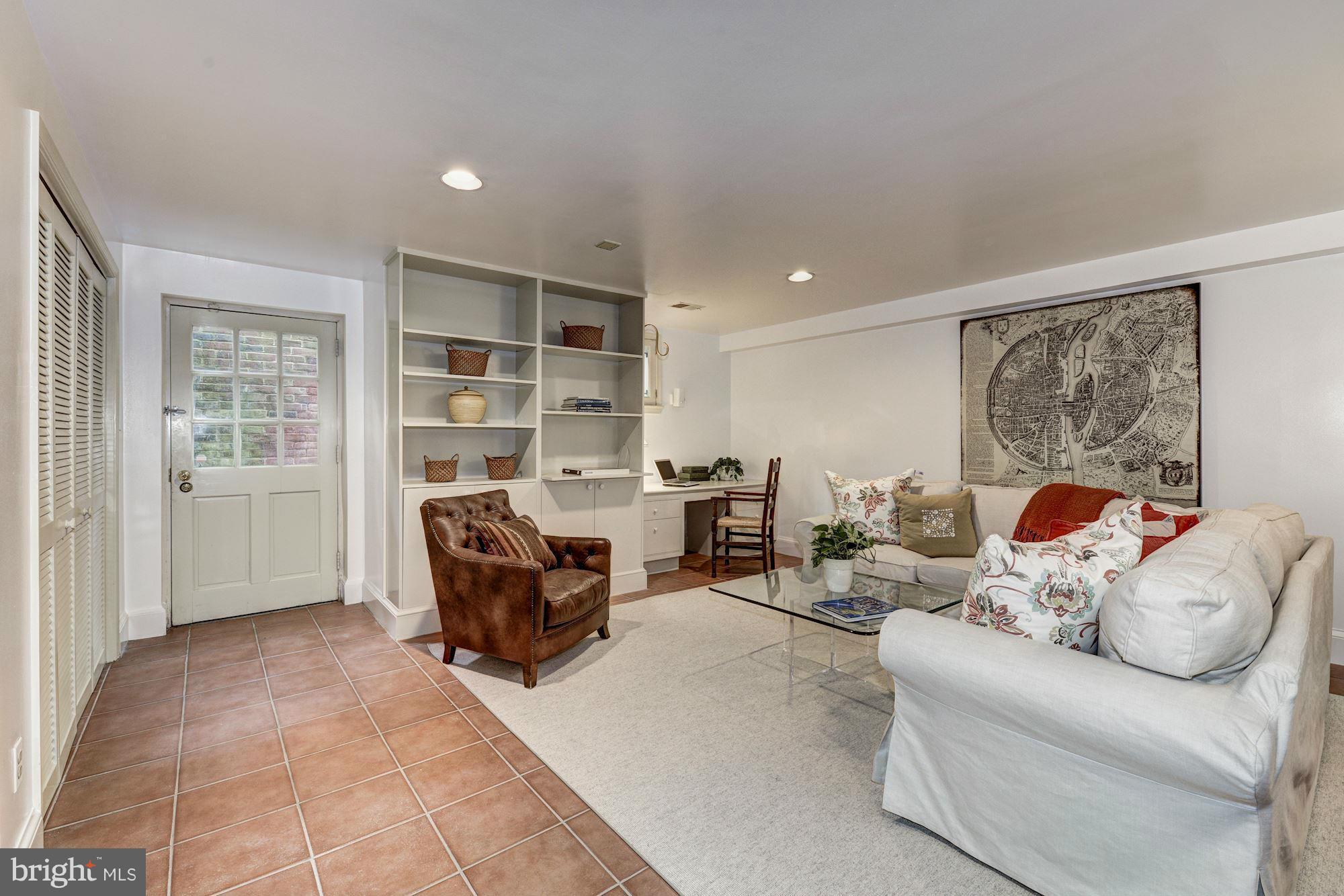 GEORGETOWN - Residential