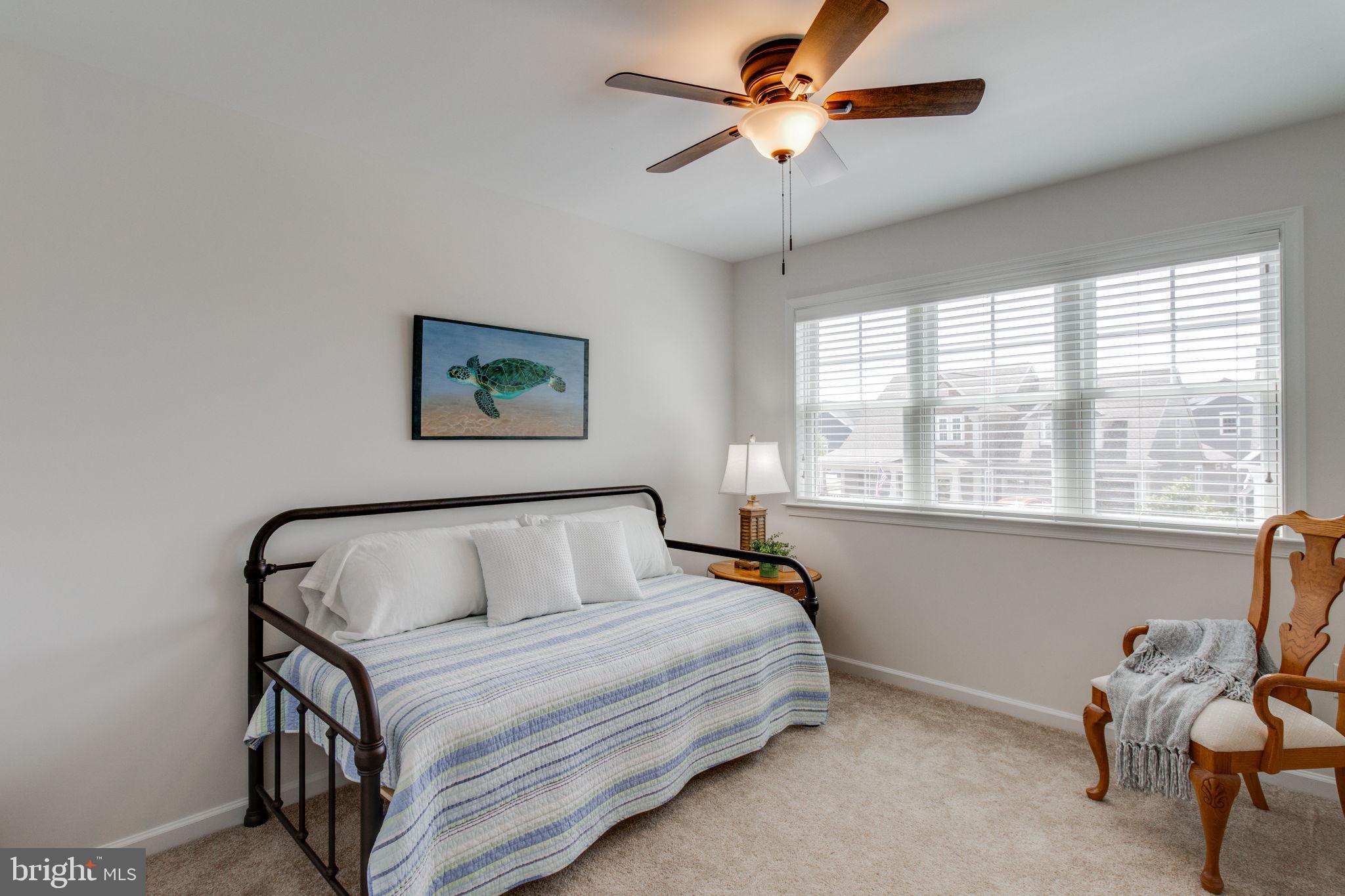 HOME TOWNE SQUARE - Residential