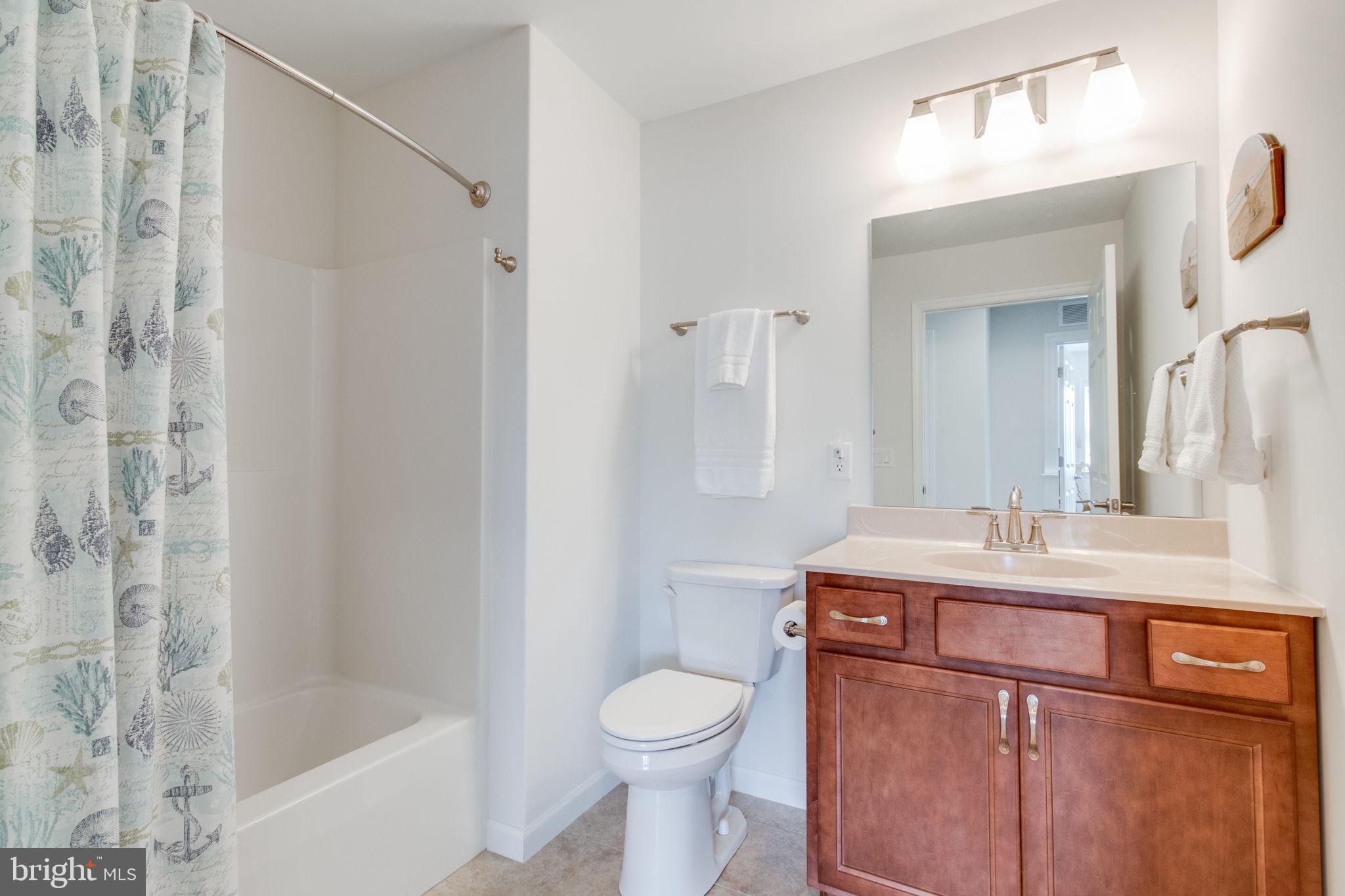 HOME TOWNE SQUARE - Residential