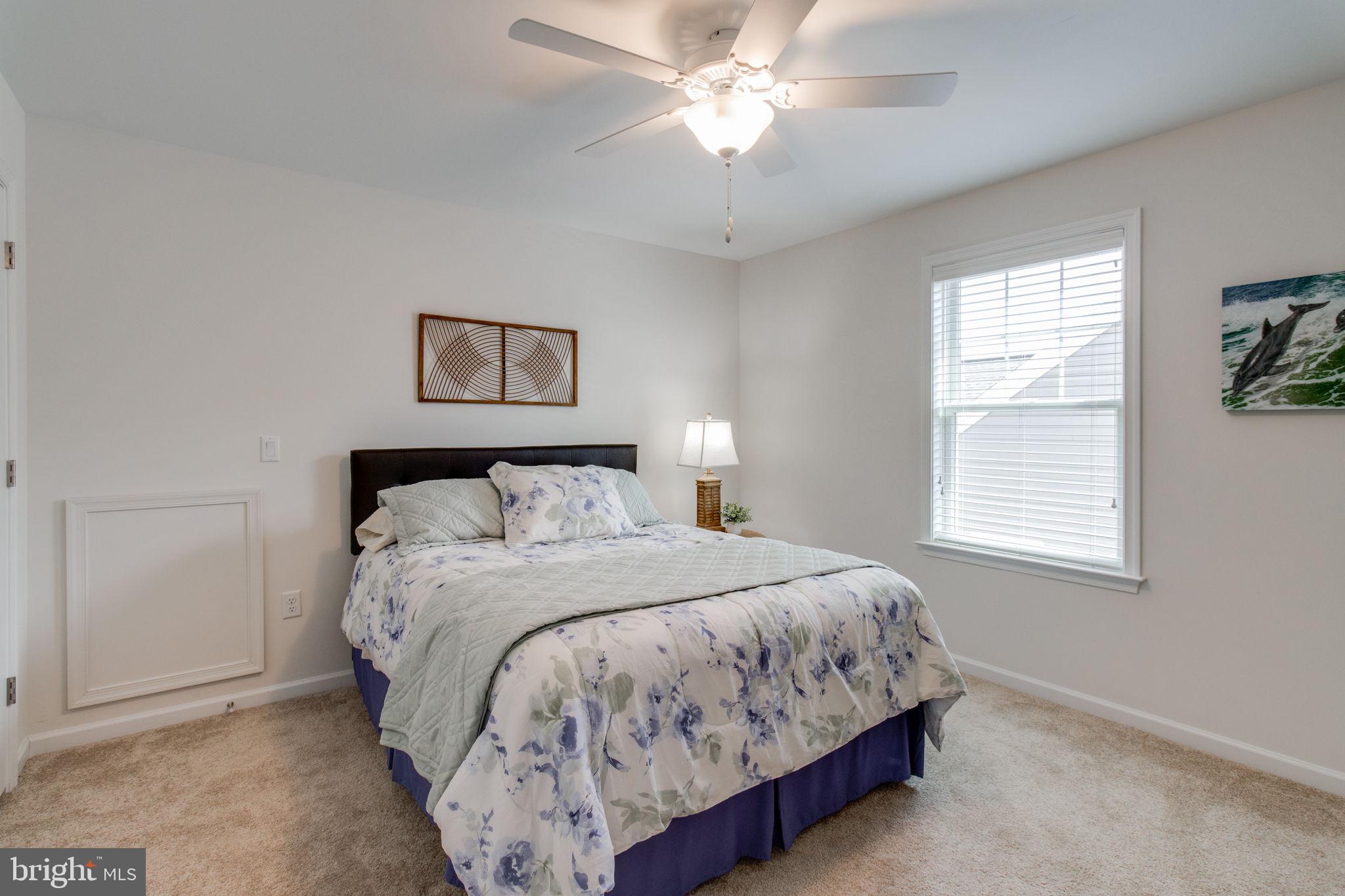 HOME TOWNE SQUARE - Residential