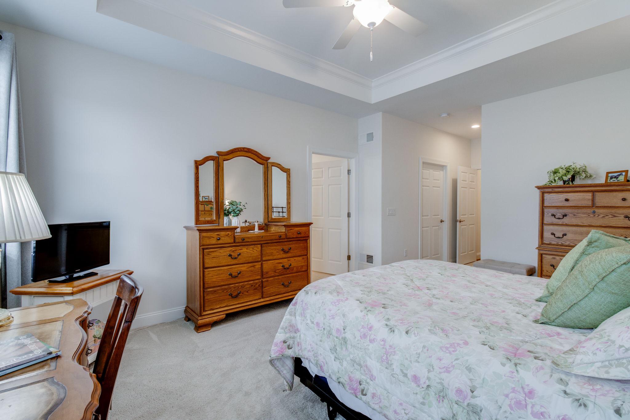 HOME TOWNE SQUARE - Residential