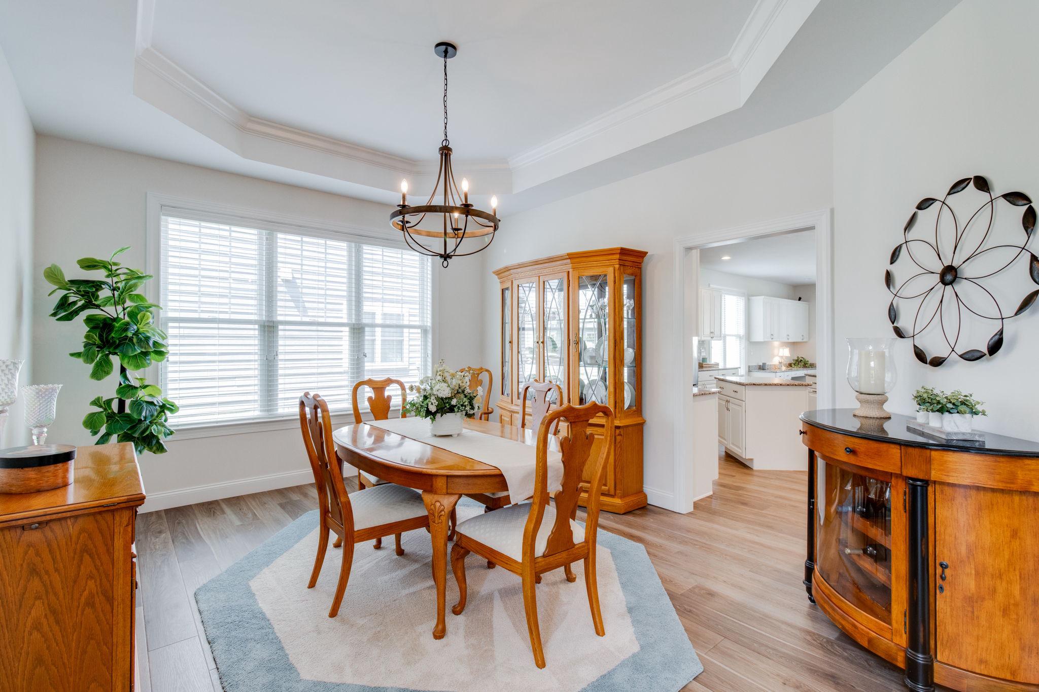 HOME TOWNE SQUARE - Residential