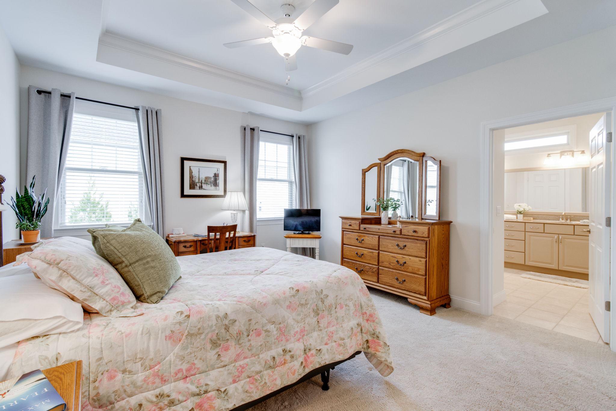 HOME TOWNE SQUARE - Residential