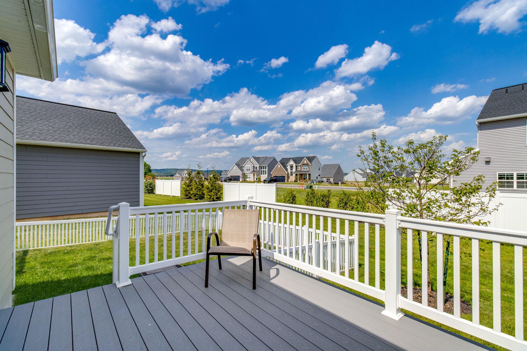 HOME TOWNE SQUARE - Residential