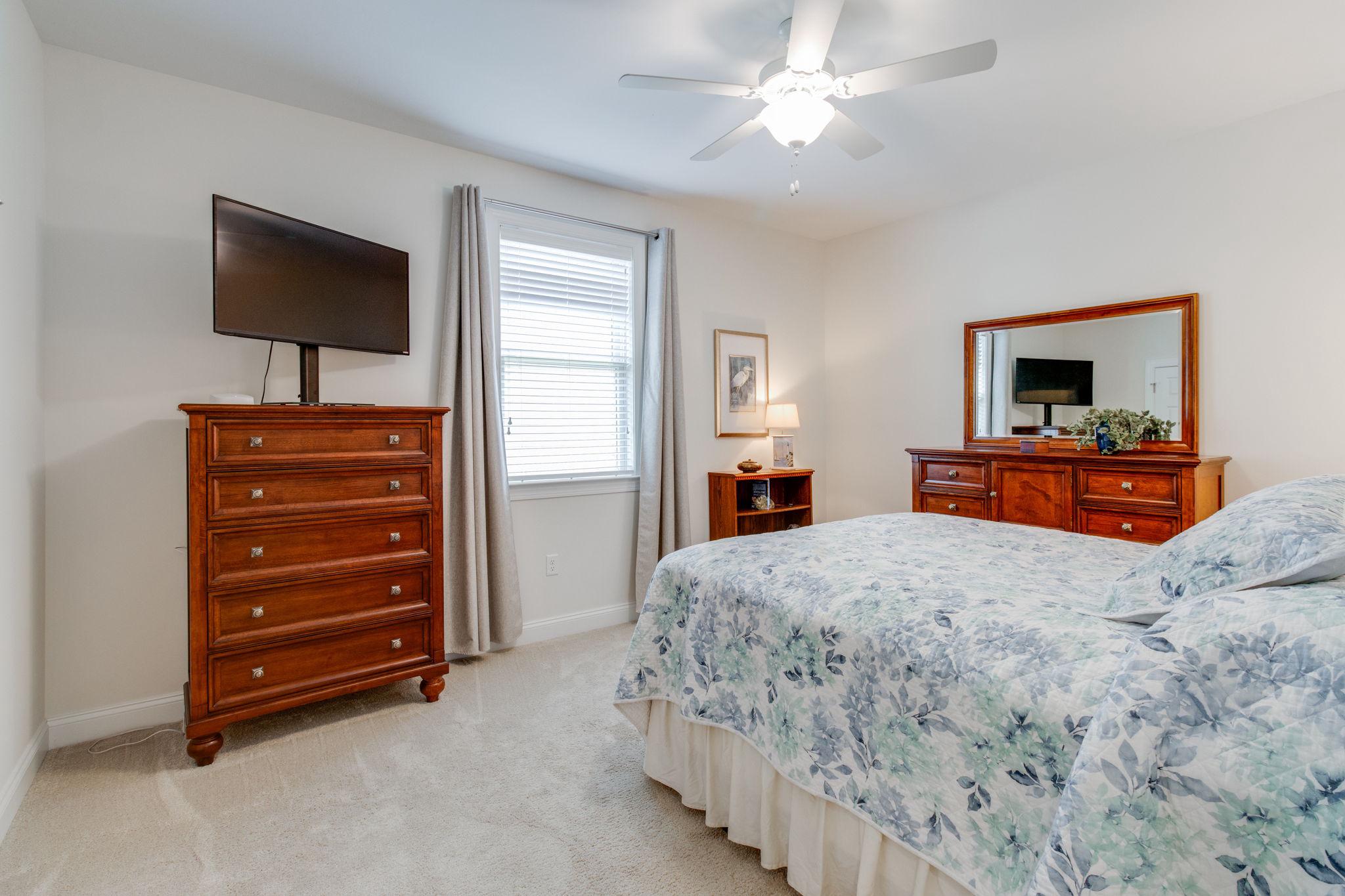 HOME TOWNE SQUARE - Residential