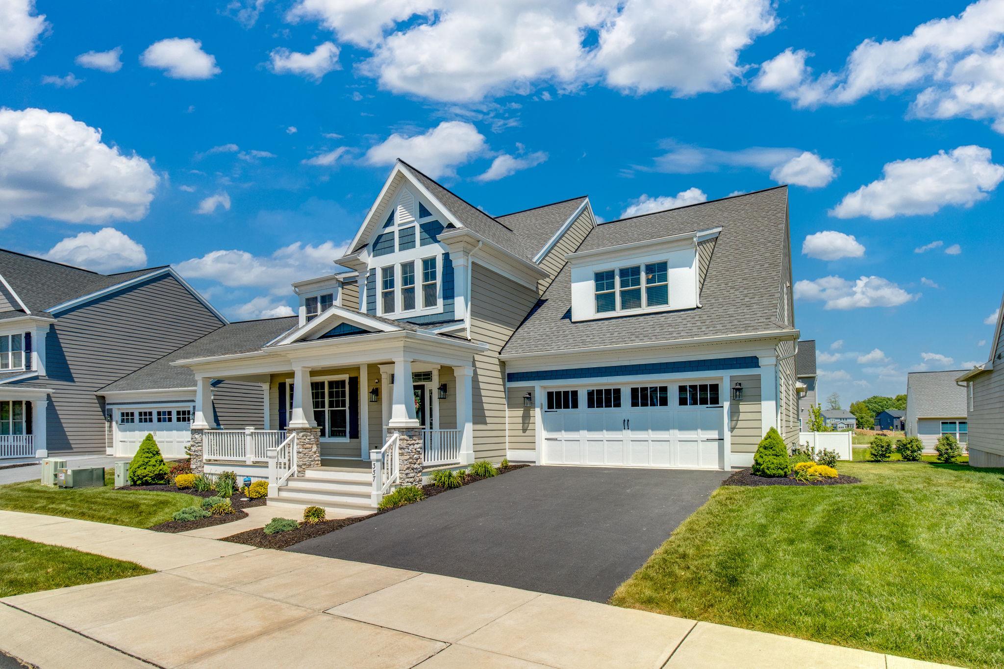 HOME TOWNE SQUARE - Residential