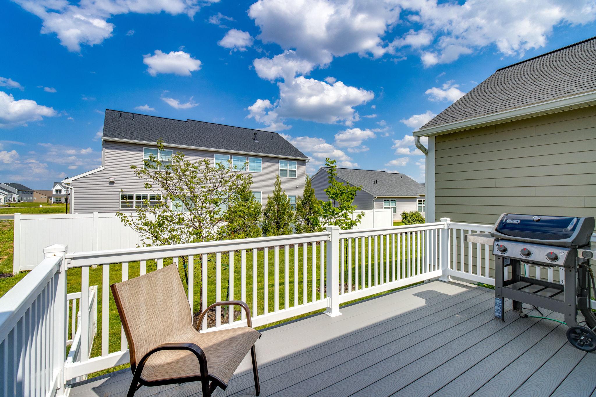 HOME TOWNE SQUARE - Residential
