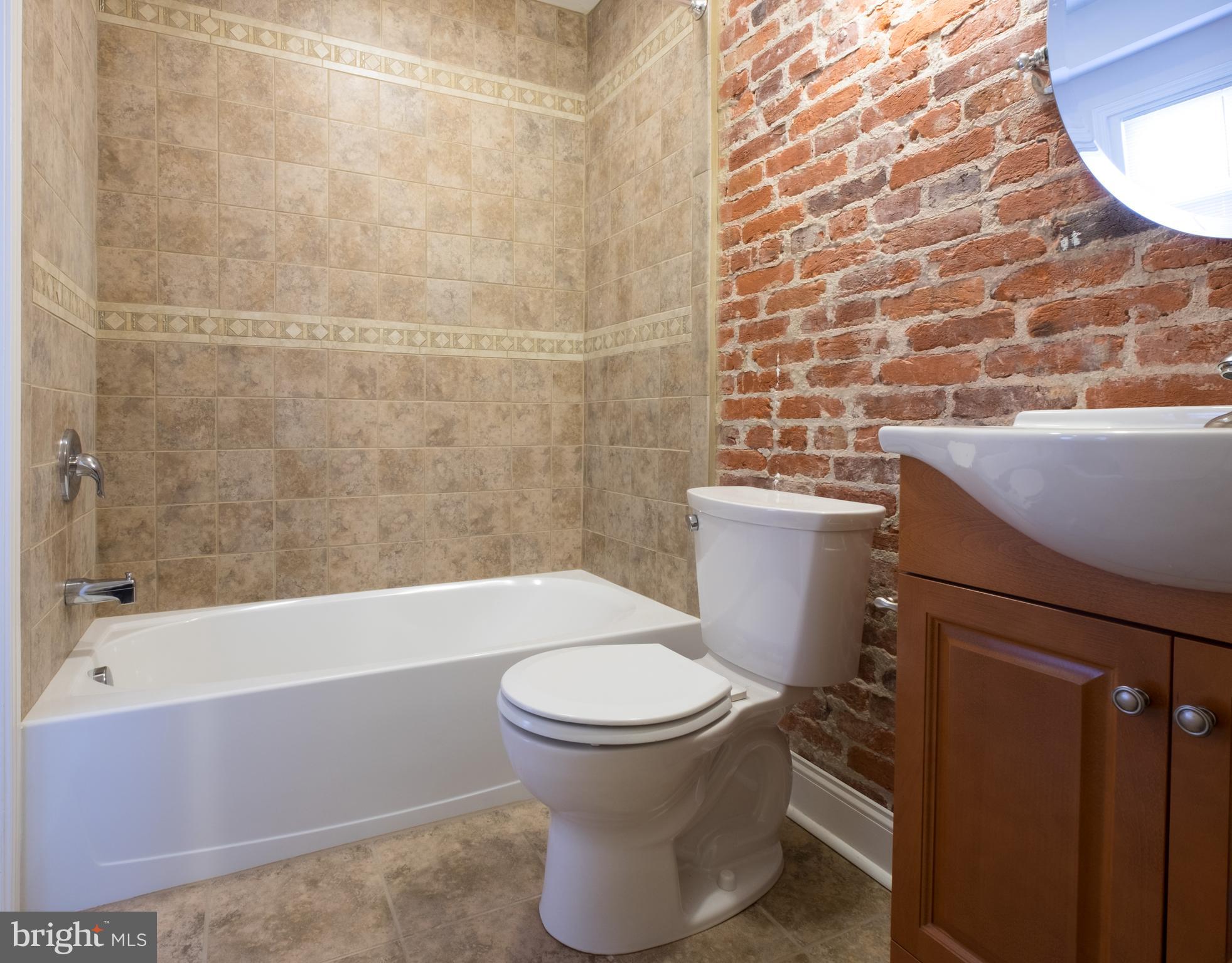 BRINTON SQUARE - Residential Lease