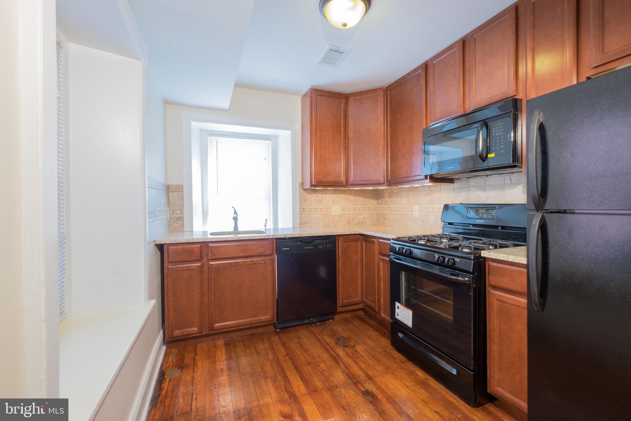 BRINTON SQUARE - Residential Lease