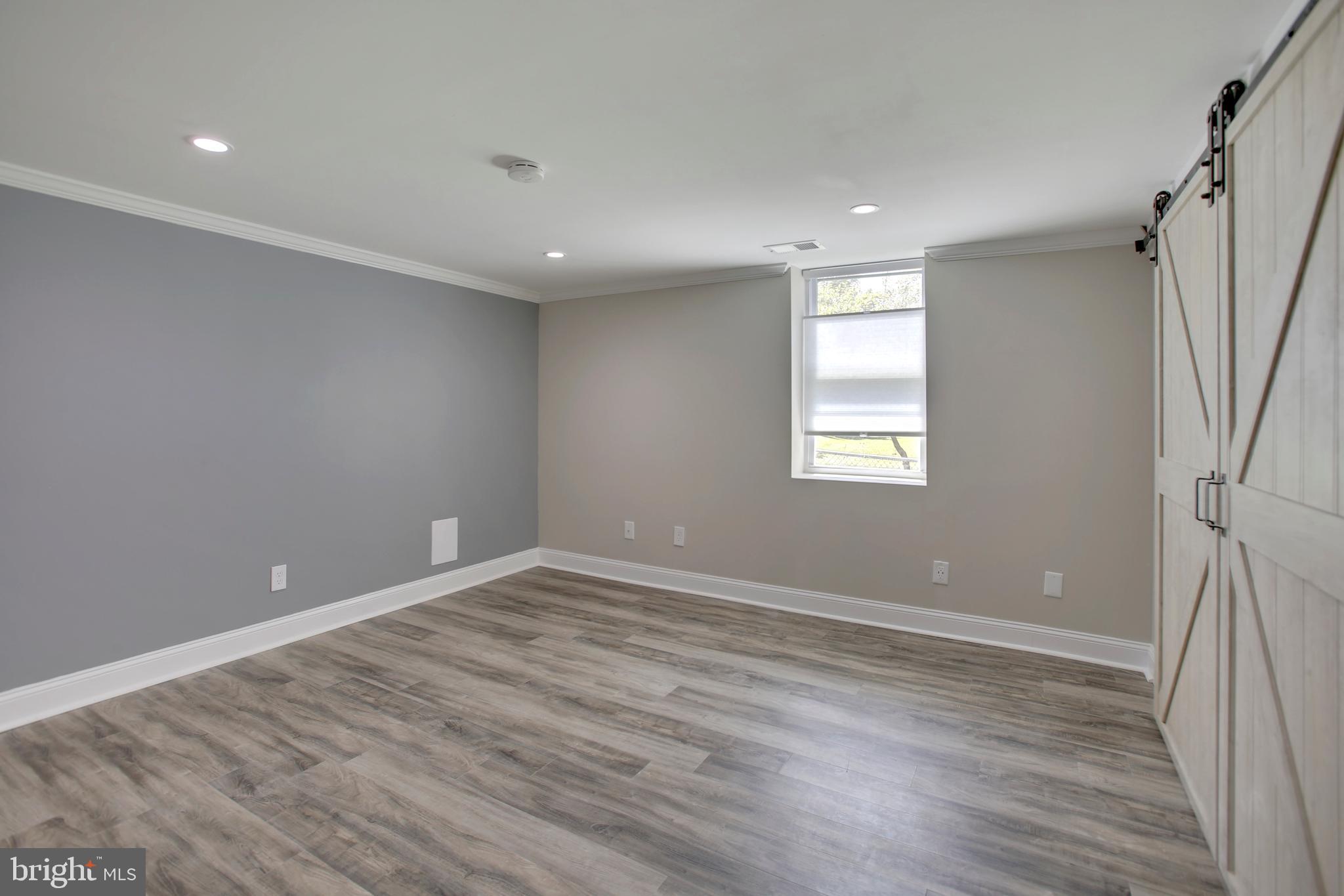 HIGHVIEW PARK - Residential Lease