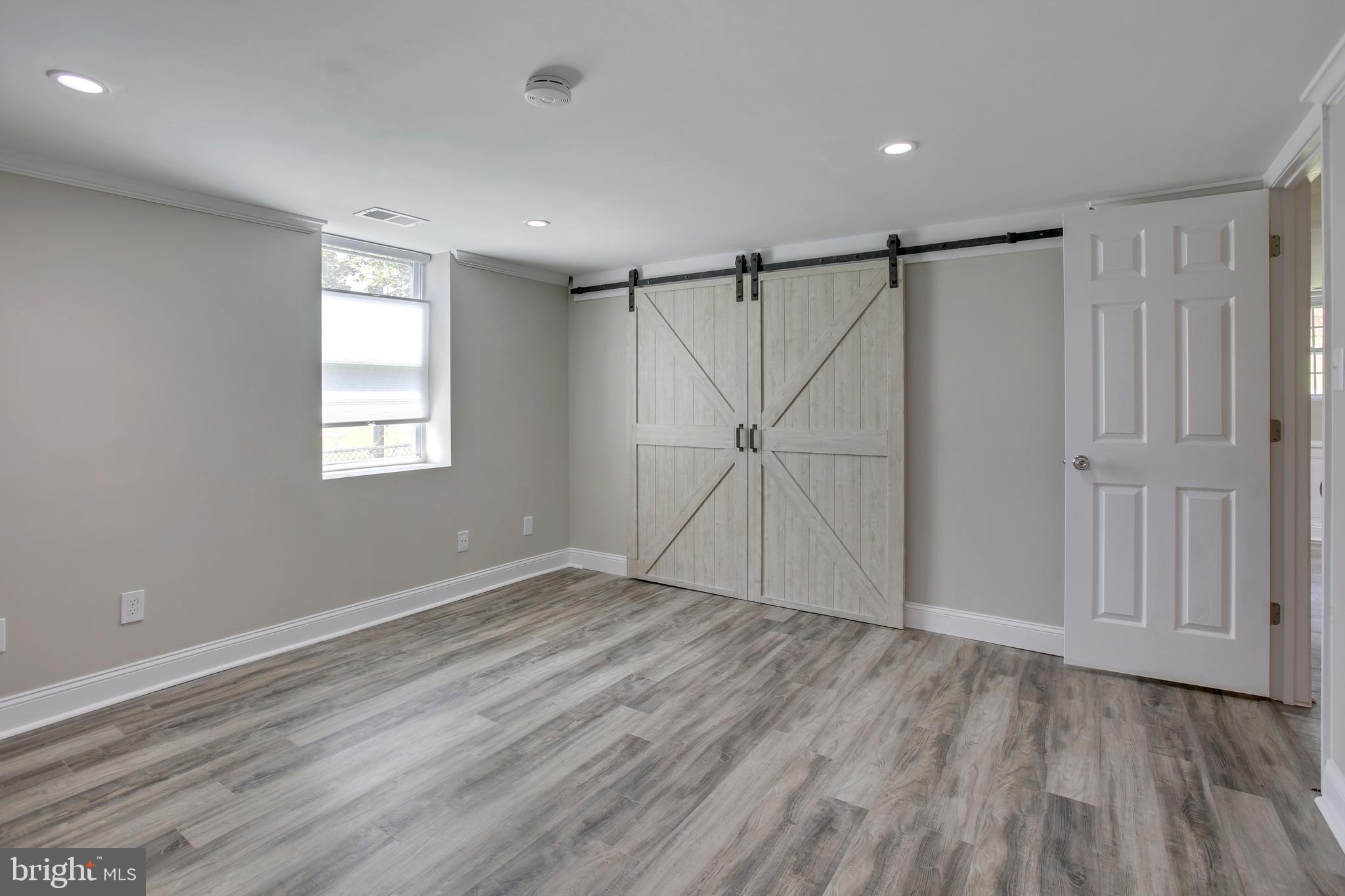 HIGHVIEW PARK - Residential Lease