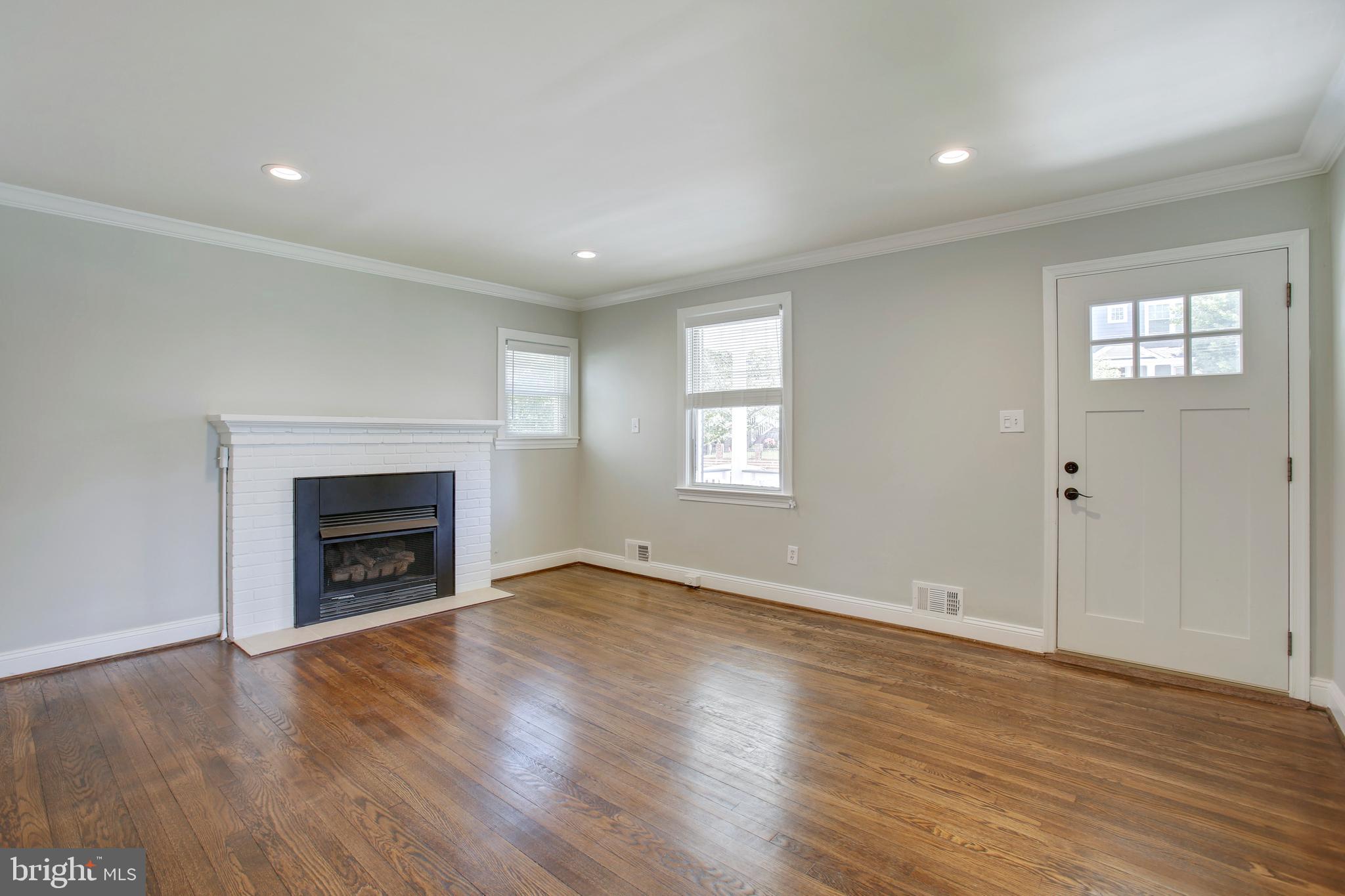HIGHVIEW PARK - Residential Lease