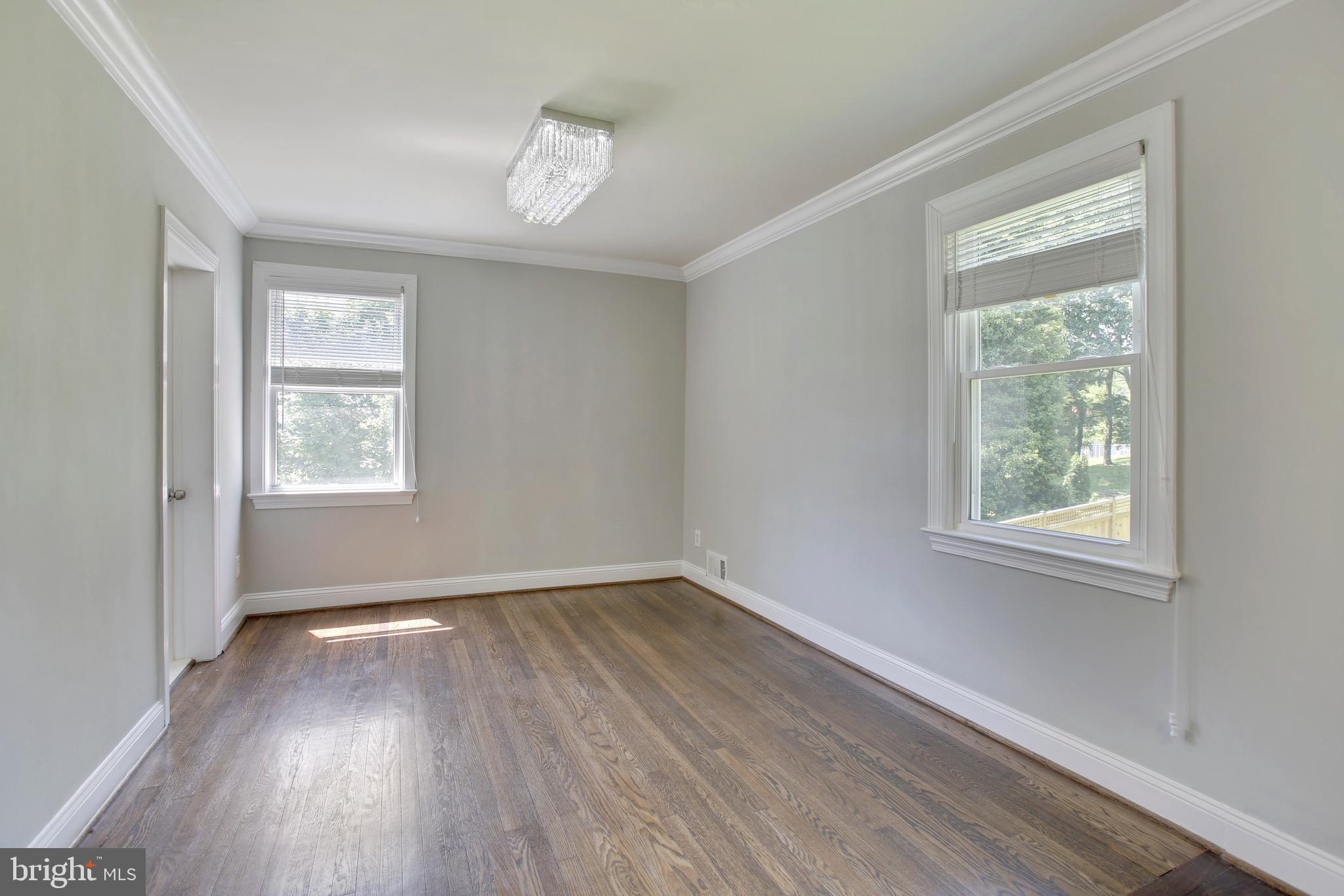 HIGHVIEW PARK - Residential Lease