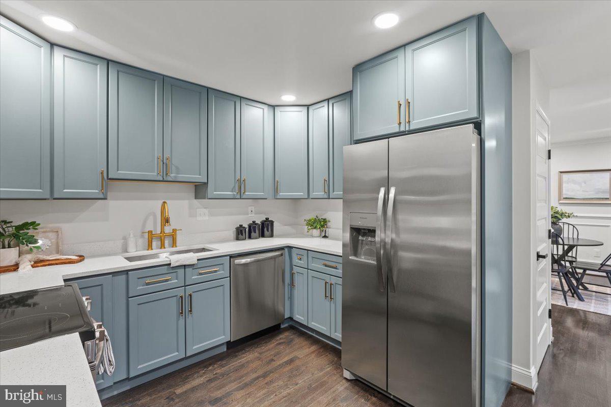 MERRYMAN HEIGHTS - Residential
