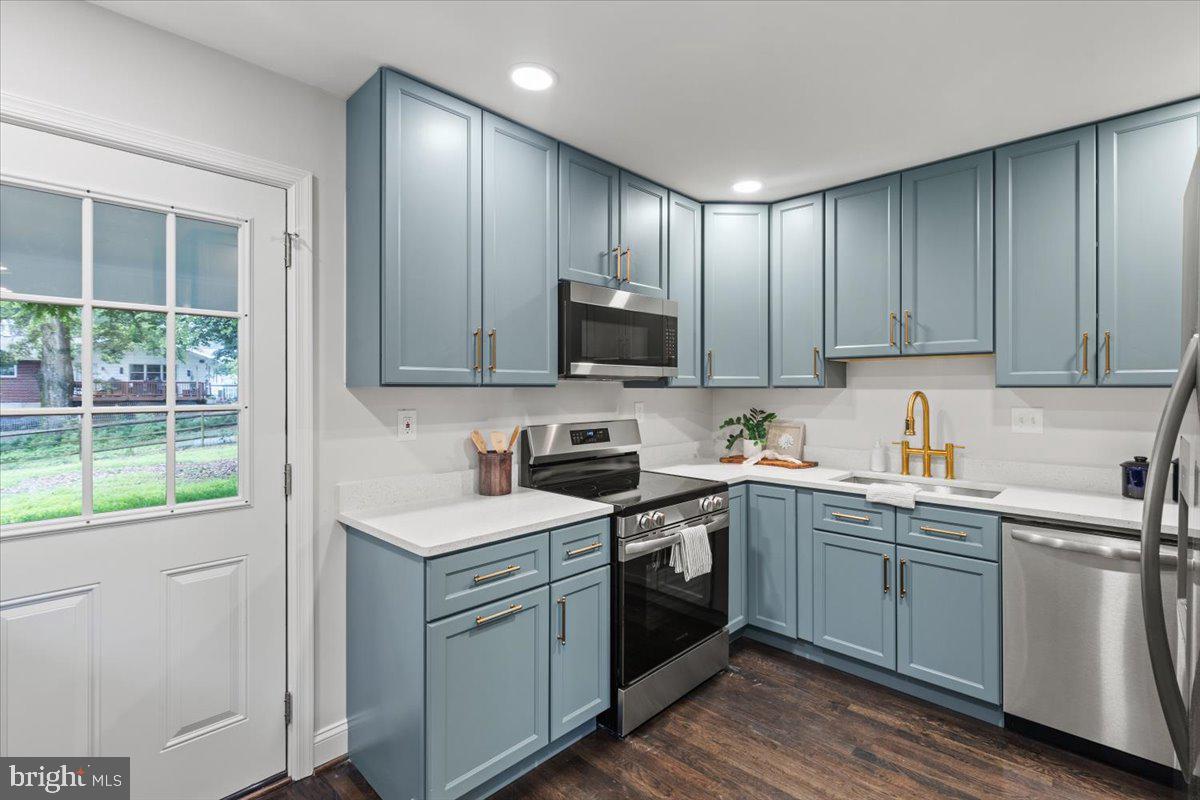 MERRYMAN HEIGHTS - Residential