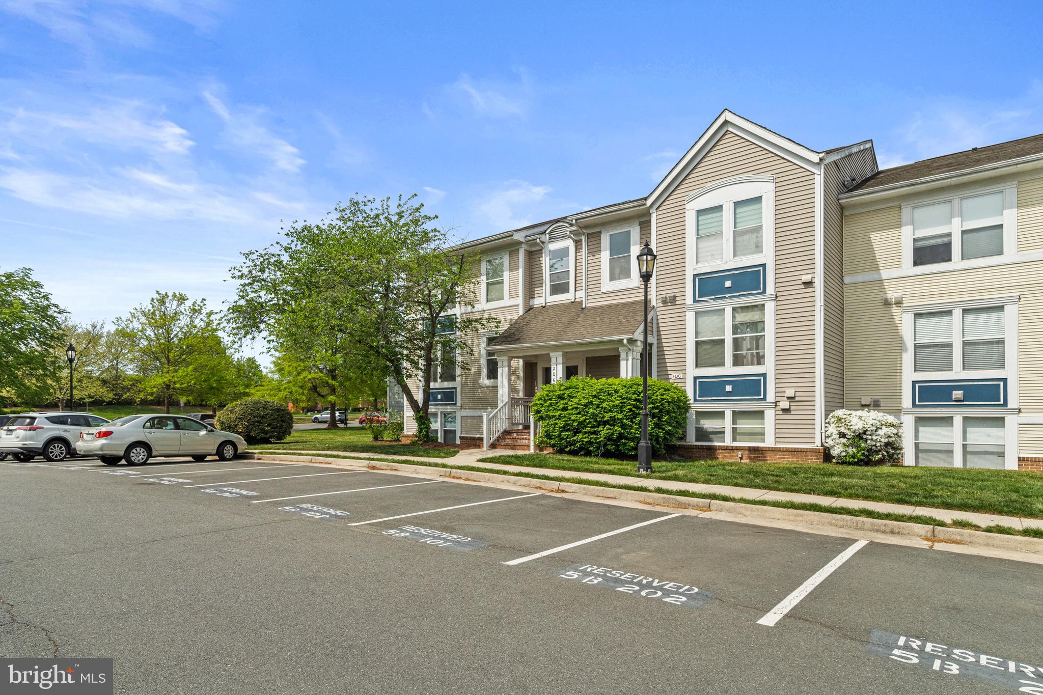 ASHBURN VILLAGE - Residential