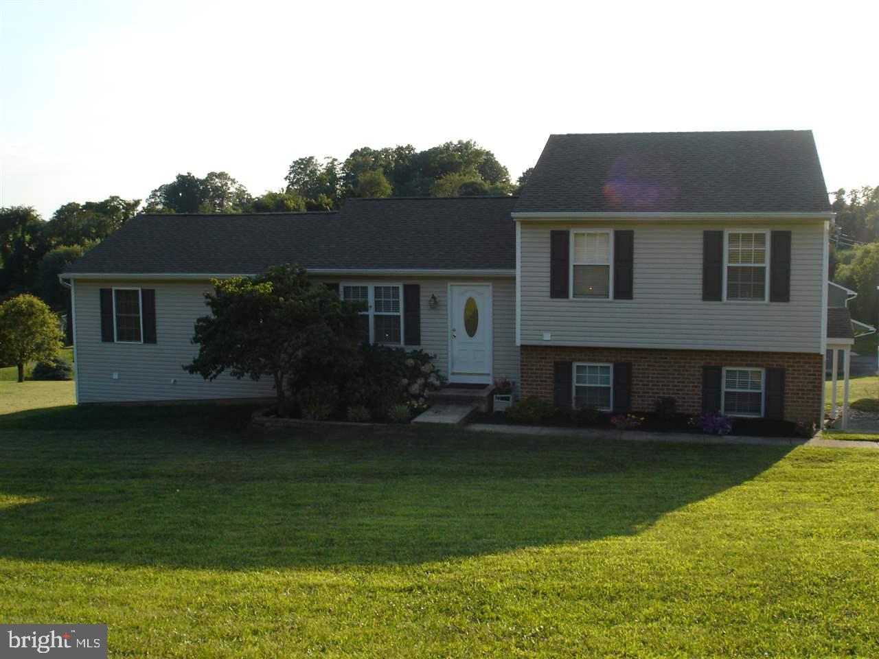 Want a beautiful hm?  Well, here it is!  Spacious, lots of storage rm, wonderful GAR & awesome yard.  DR is w/ coffered ceiling, tray ceiling in other rms.  KIT is wonderful & MBR w/ FP & French doors.  Also, deck is amazing for that cook-out.  Like nature?  You can see it here!  Come see it today!