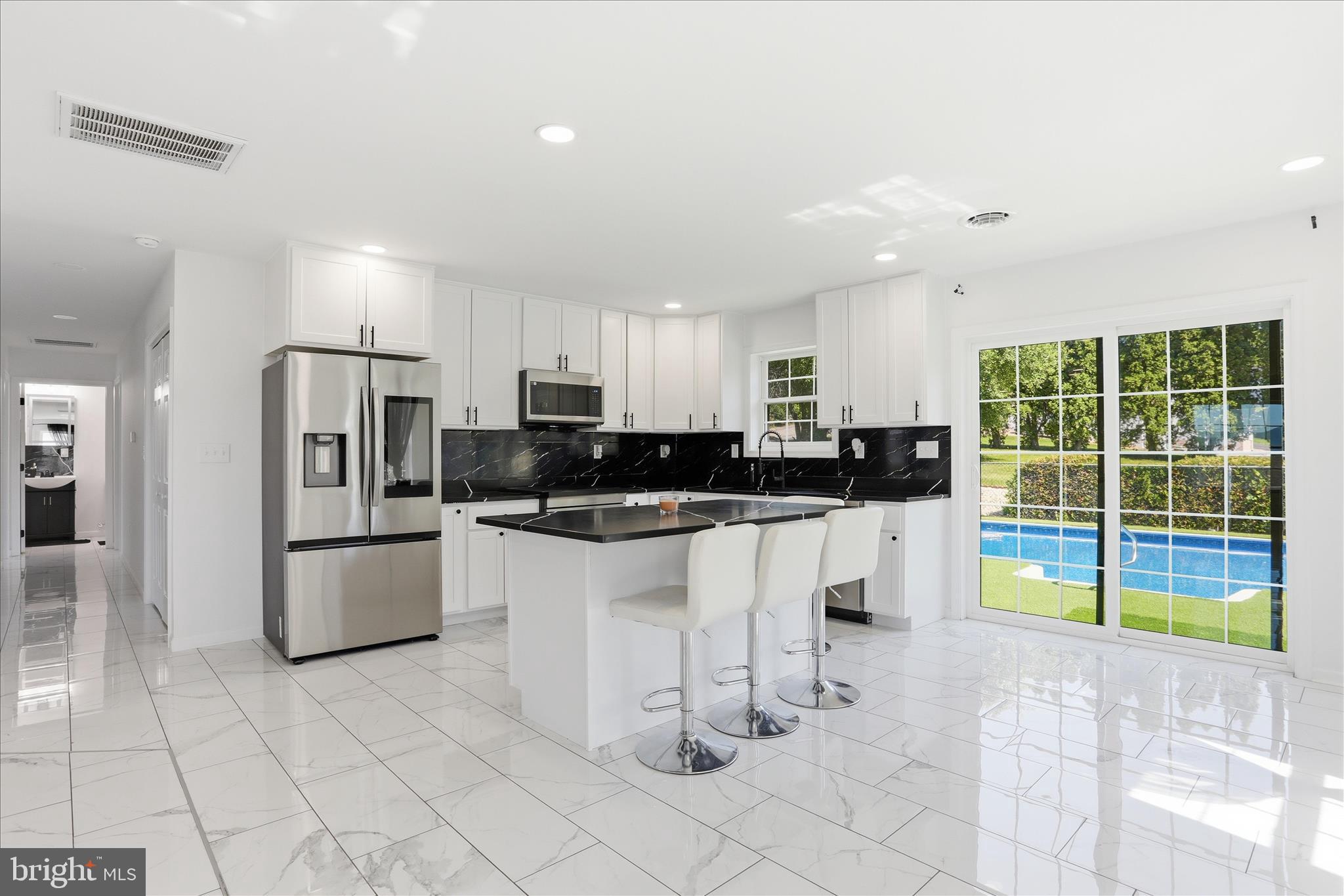KENSINGTON HEIGHTS - Residential