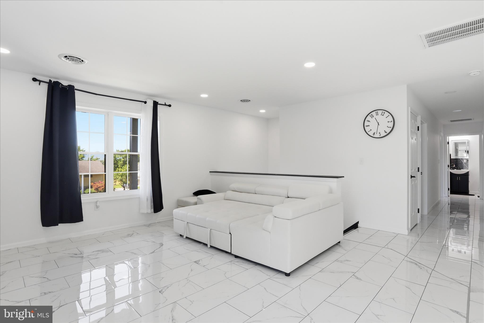 KENSINGTON HEIGHTS - Residential