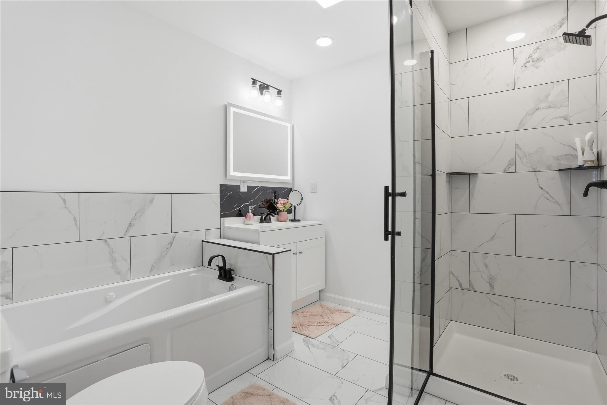 KENSINGTON HEIGHTS - Residential