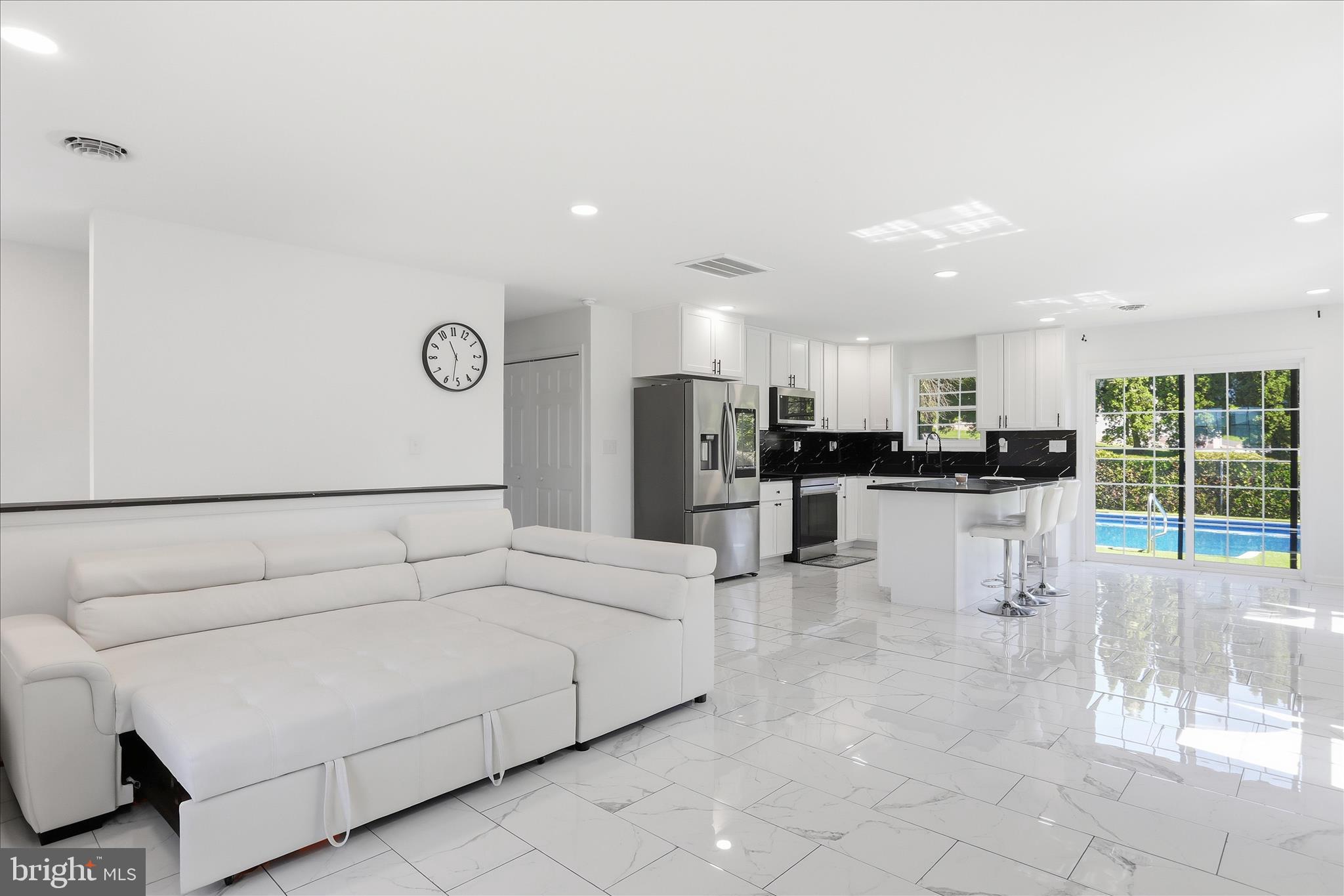 KENSINGTON HEIGHTS - Residential